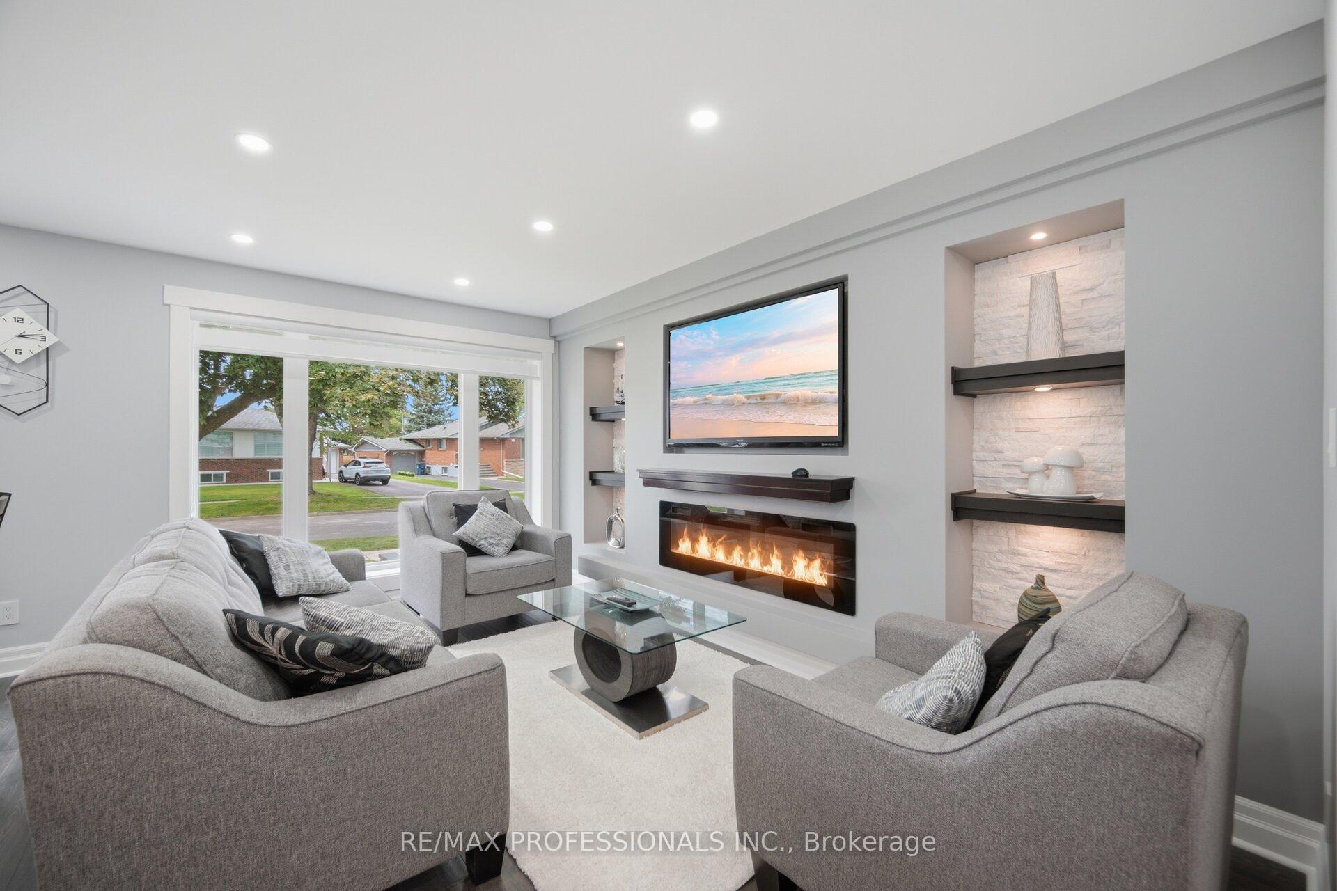 Photo 7 of 9 Tynevale Drive, Etobicoke, Willowridge-Martingrove-Richview — HOMEH
