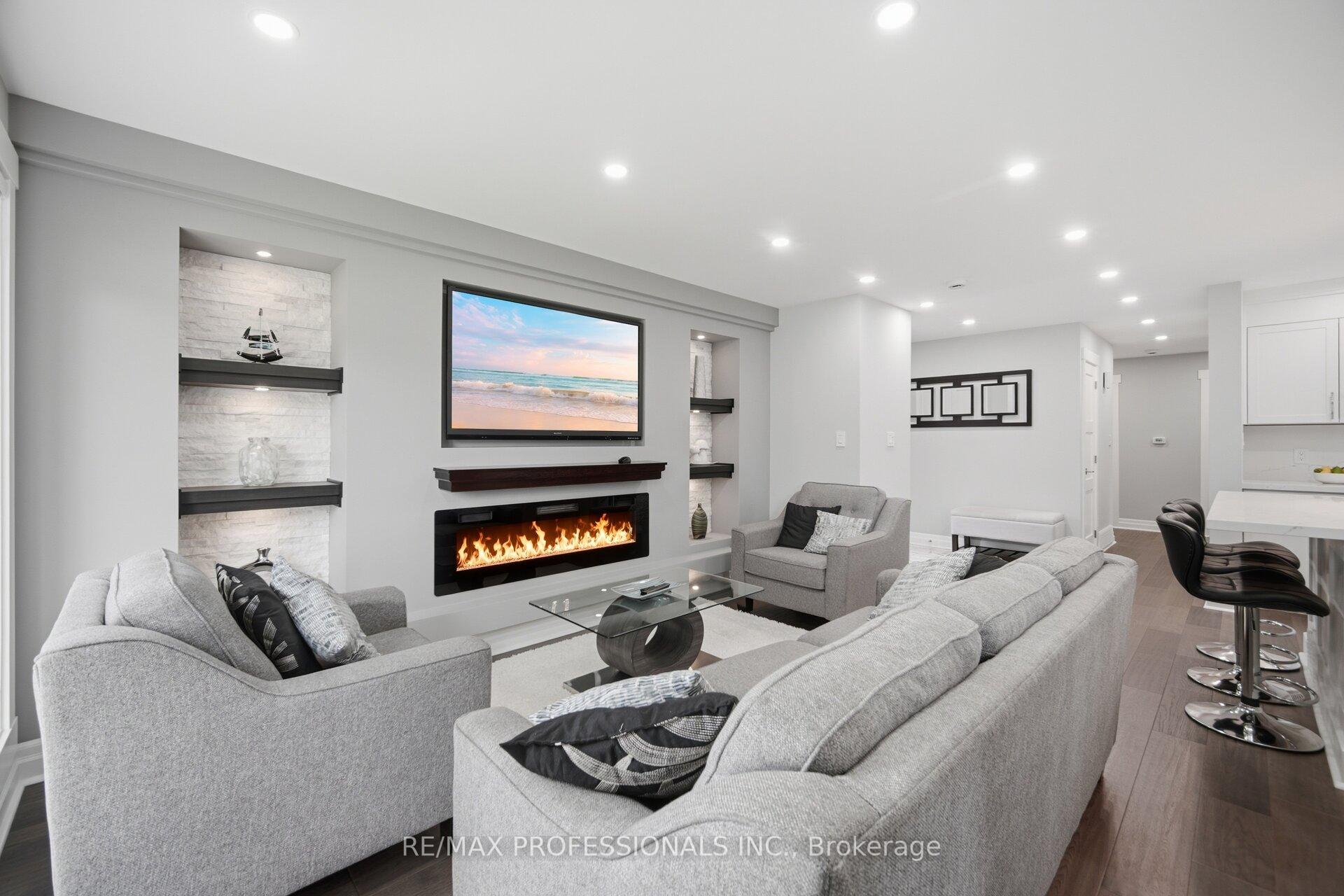 Photo 8 of 9 Tynevale Drive, Etobicoke, Willowridge-Martingrove-Richview — HOMEH