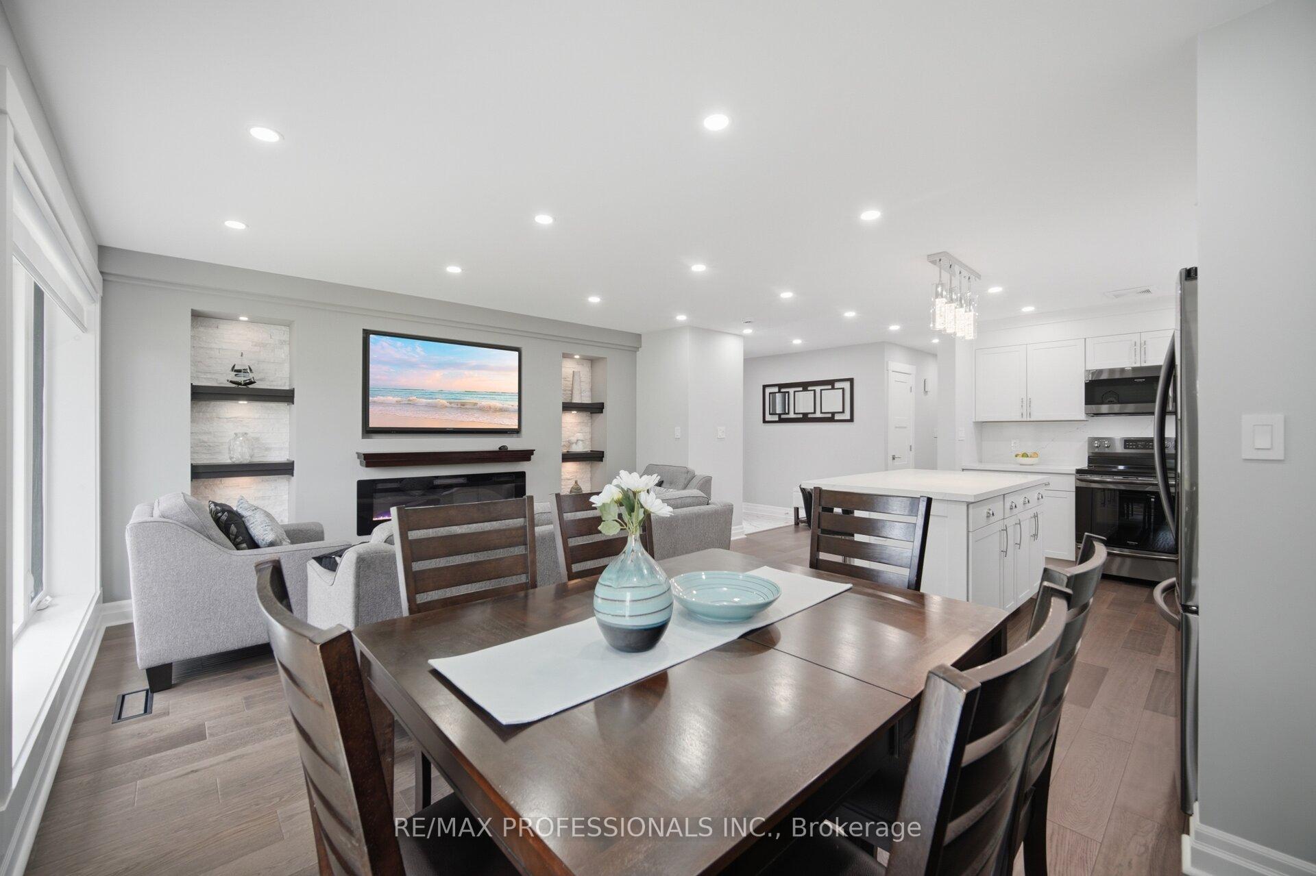 Photo 10 of 9 Tynevale Drive, Etobicoke, Willowridge-Martingrove-Richview — HOMEH