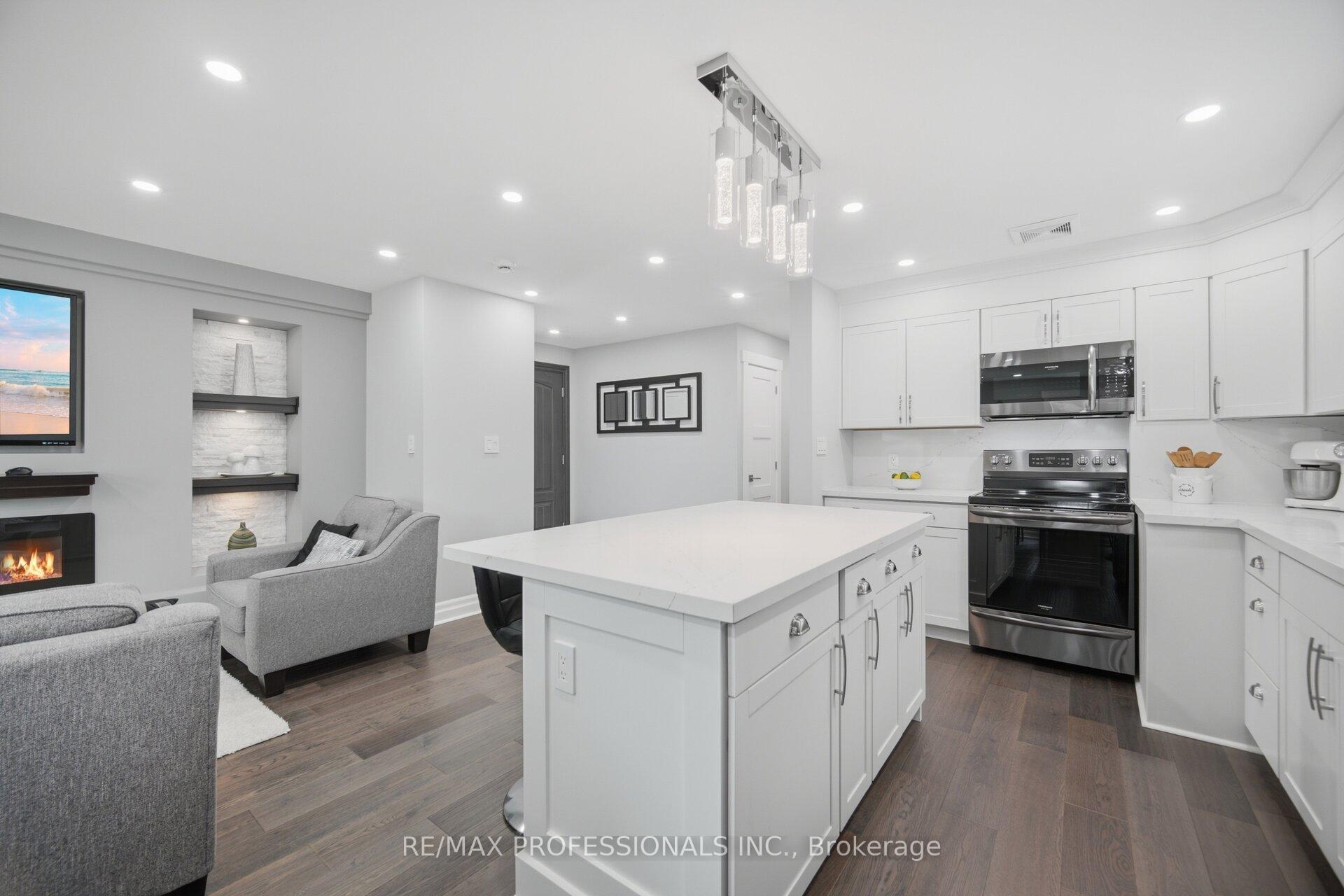 Photo 13 of 9 Tynevale Drive, Etobicoke, Willowridge-Martingrove-Richview — HOMEH