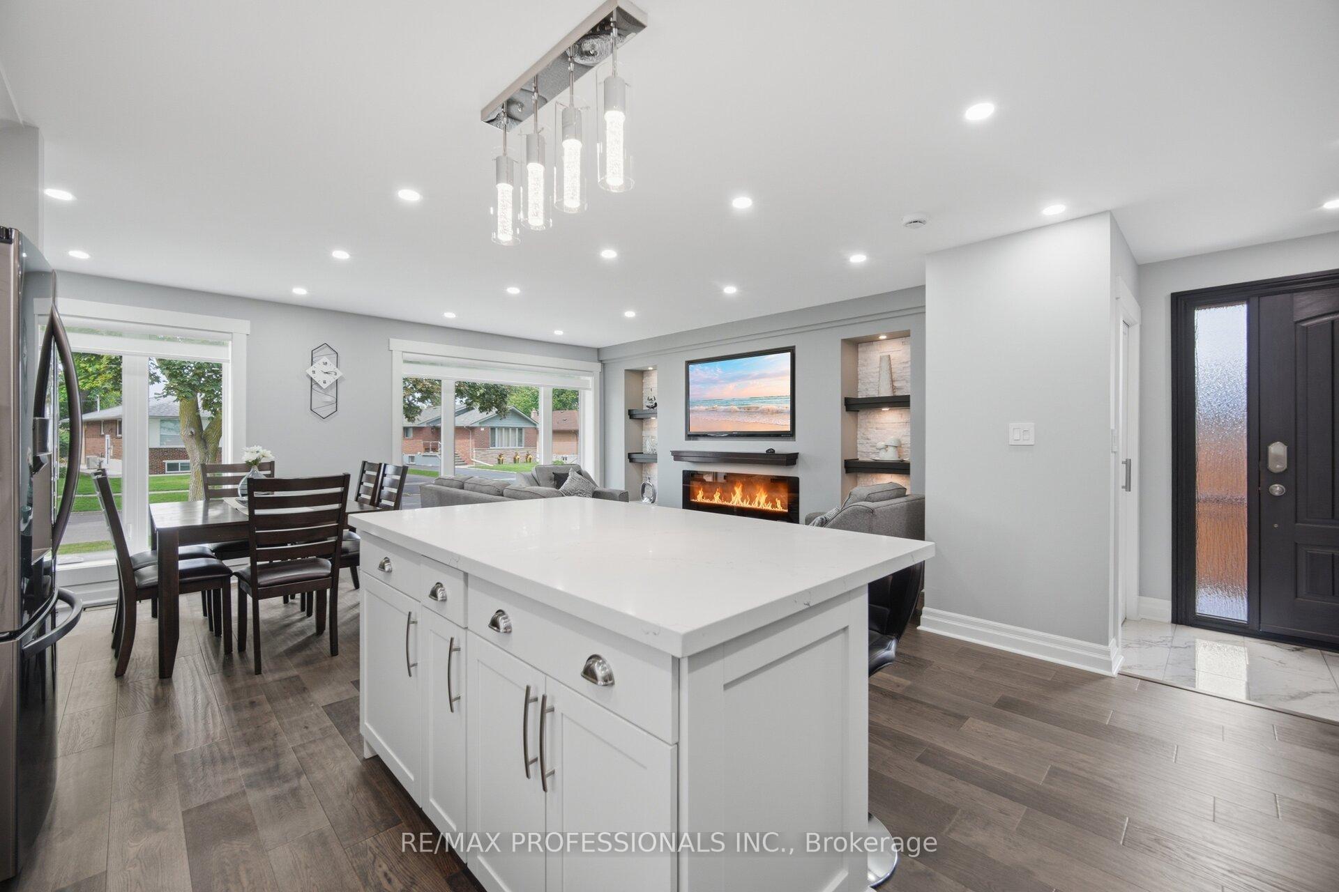 Photo 17 of 9 Tynevale Drive, Etobicoke, Willowridge-Martingrove-Richview — HOMEH