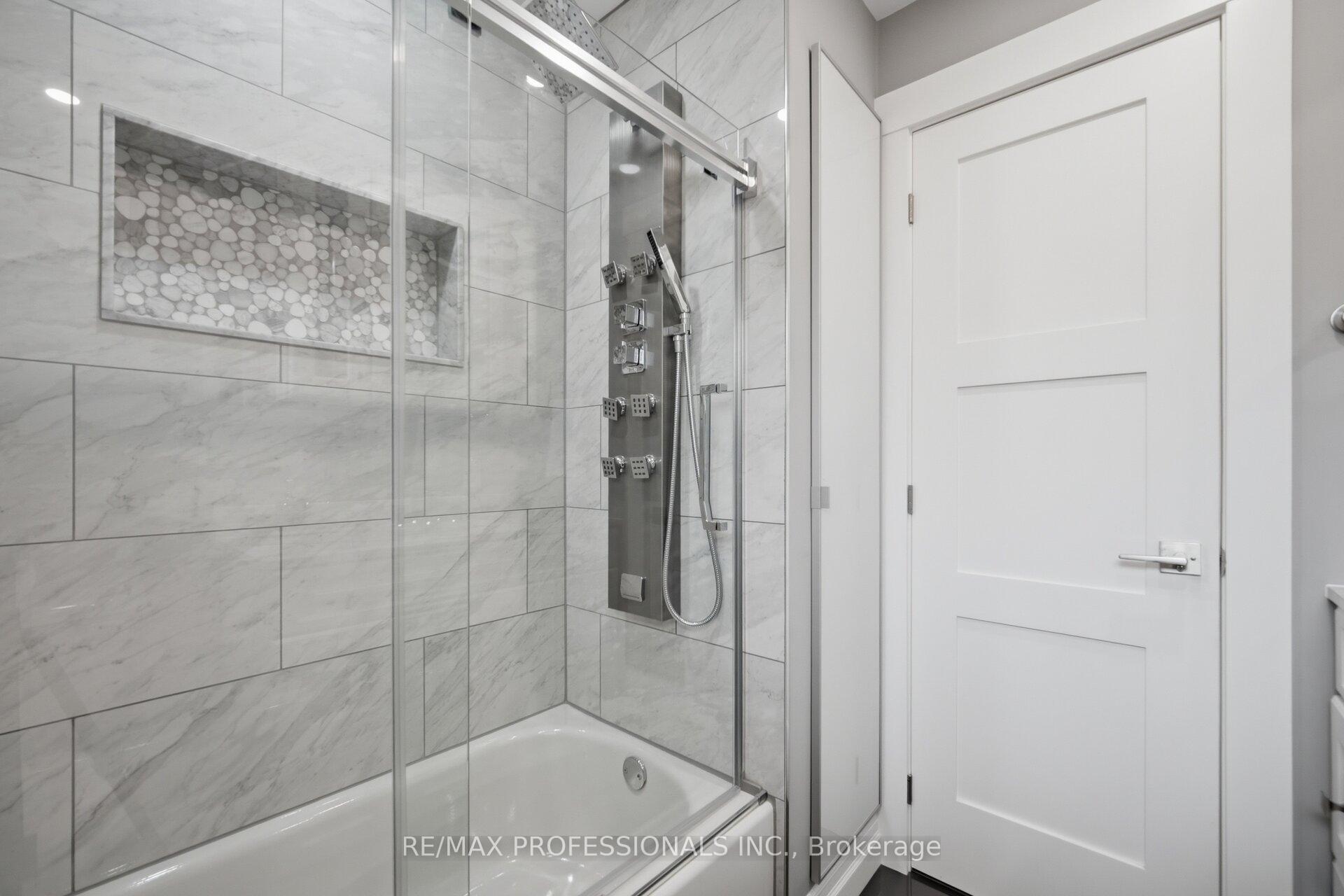 Photo 19 of 9 Tynevale Drive, Etobicoke, Willowridge-Martingrove-Richview — HOMEH