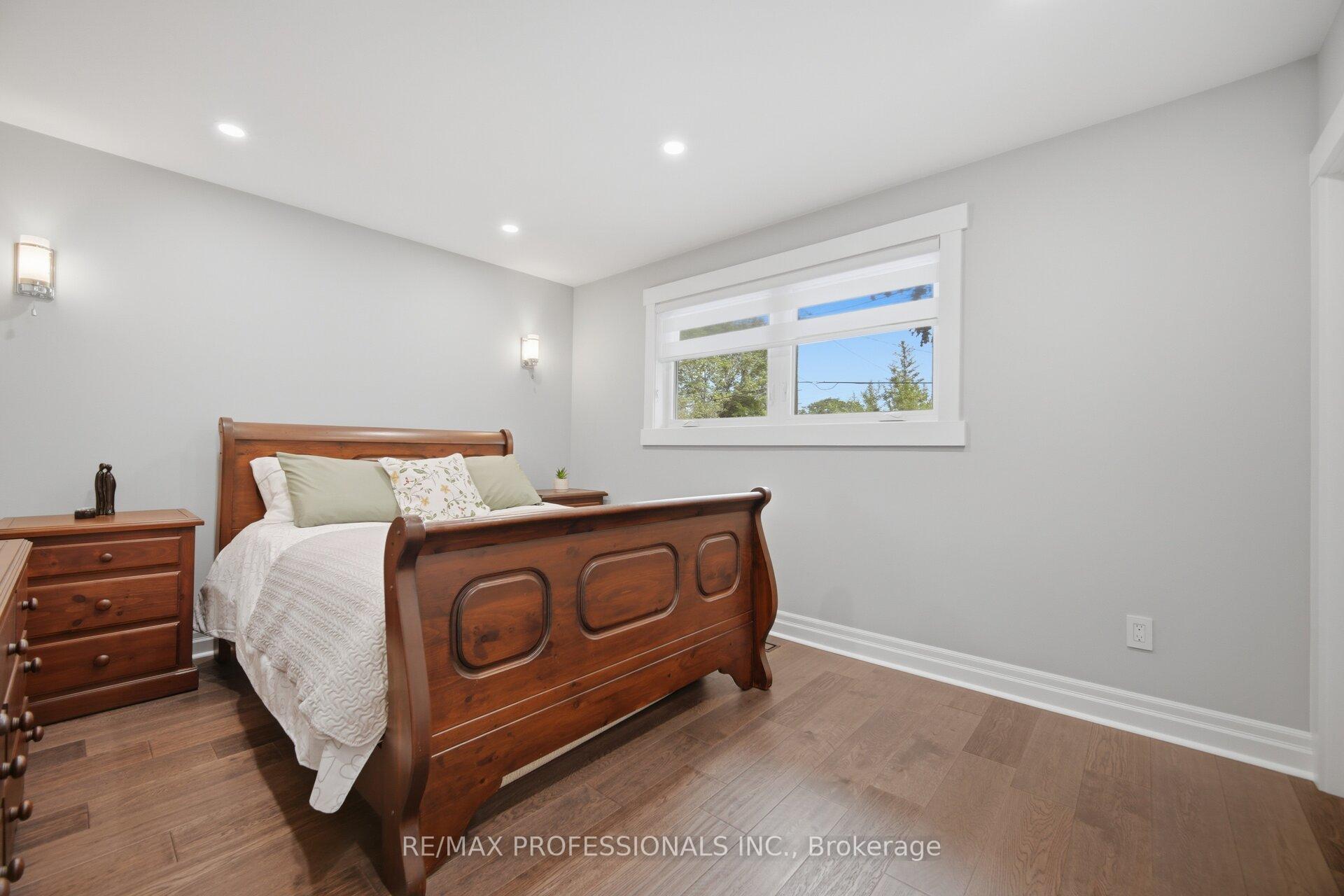 Photo 20 of 9 Tynevale Drive, Etobicoke, Willowridge-Martingrove-Richview — HOMEH