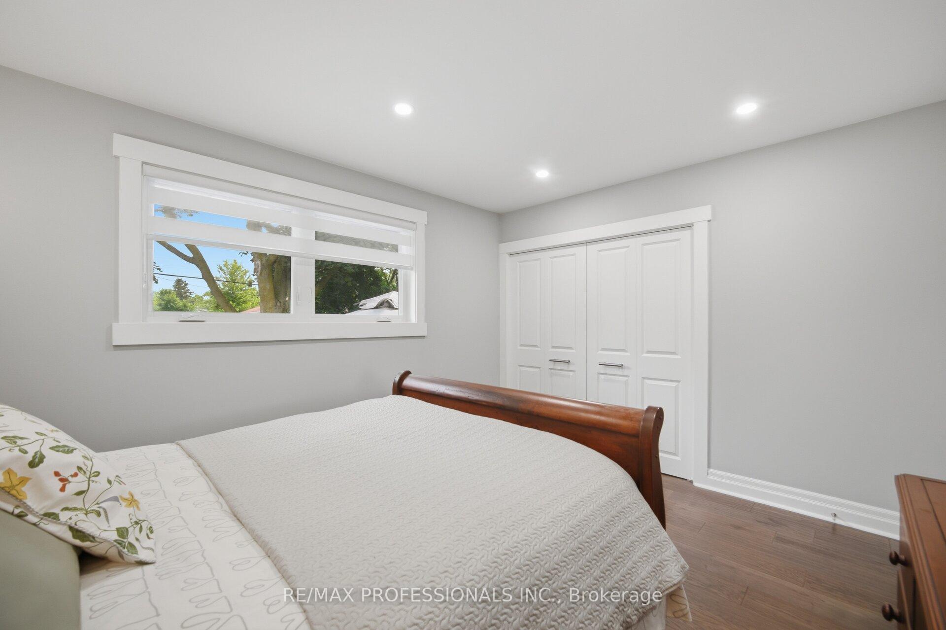 Photo 21 of 9 Tynevale Drive, Etobicoke, Willowridge-Martingrove-Richview — HOMEH