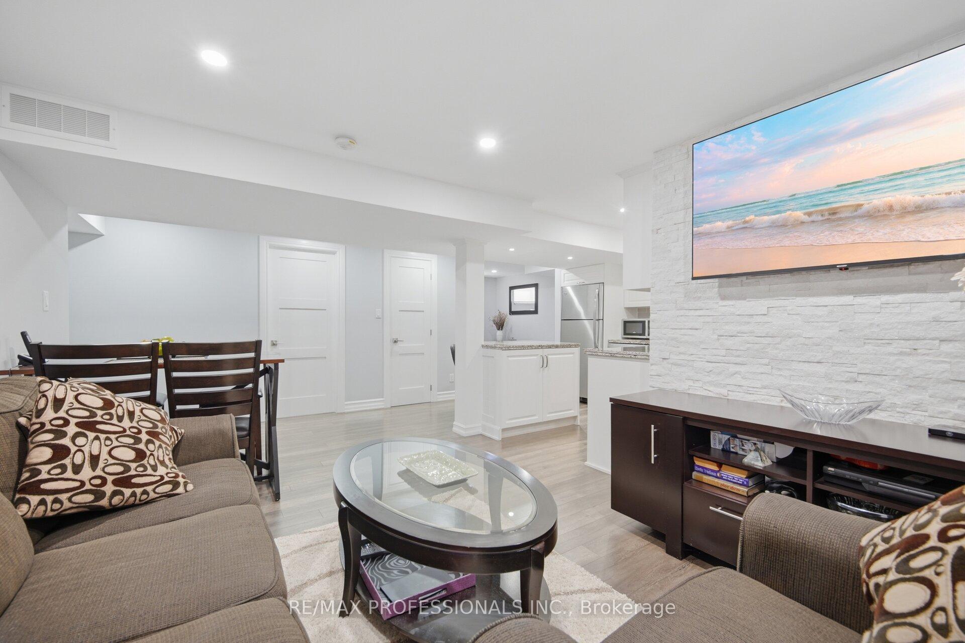 Photo 28 of 9 Tynevale Drive, Etobicoke, Willowridge-Martingrove-Richview — HOMEH