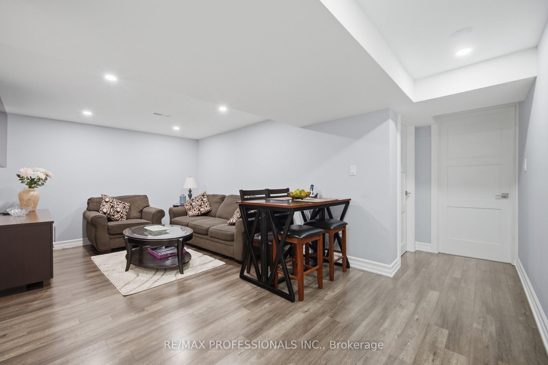 Photo 29 of 9 Tynevale Drive, Etobicoke, Willowridge-Martingrove-Richview — HOMEH