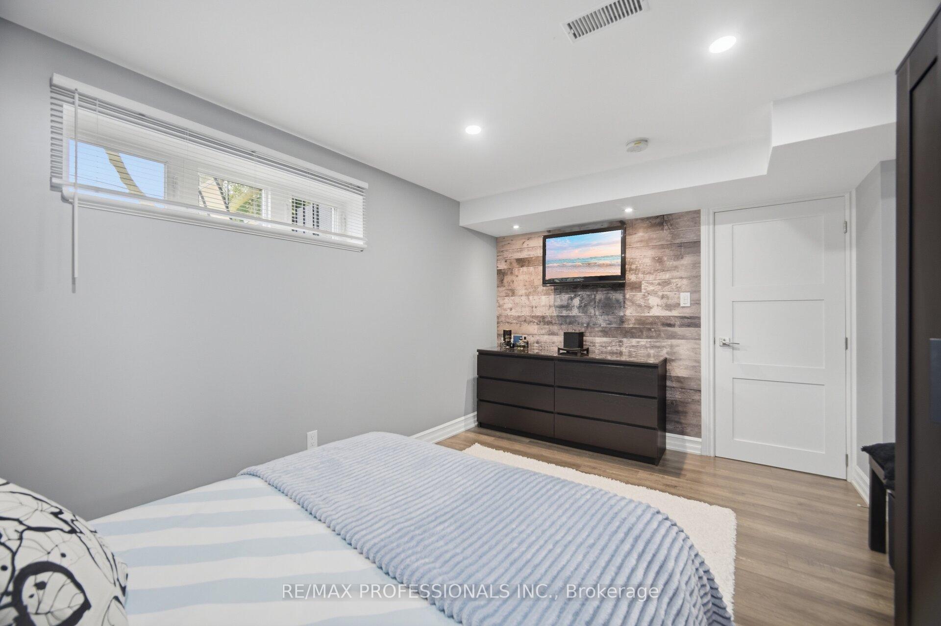 Photo 35 of 9 Tynevale Drive, Etobicoke, Willowridge-Martingrove-Richview — HOMEH