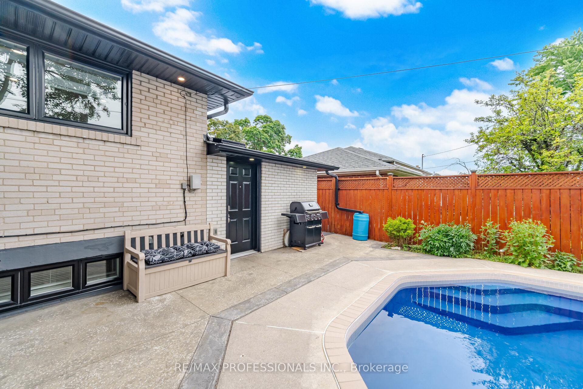 Photo 45 of 9 Tynevale Drive, Etobicoke, Willowridge-Martingrove-Richview — HOMEH