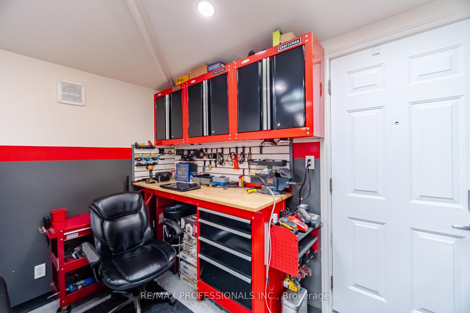 Photo 46 of 9 Tynevale Drive, Etobicoke, Willowridge-Martingrove-Richview — HOMEH