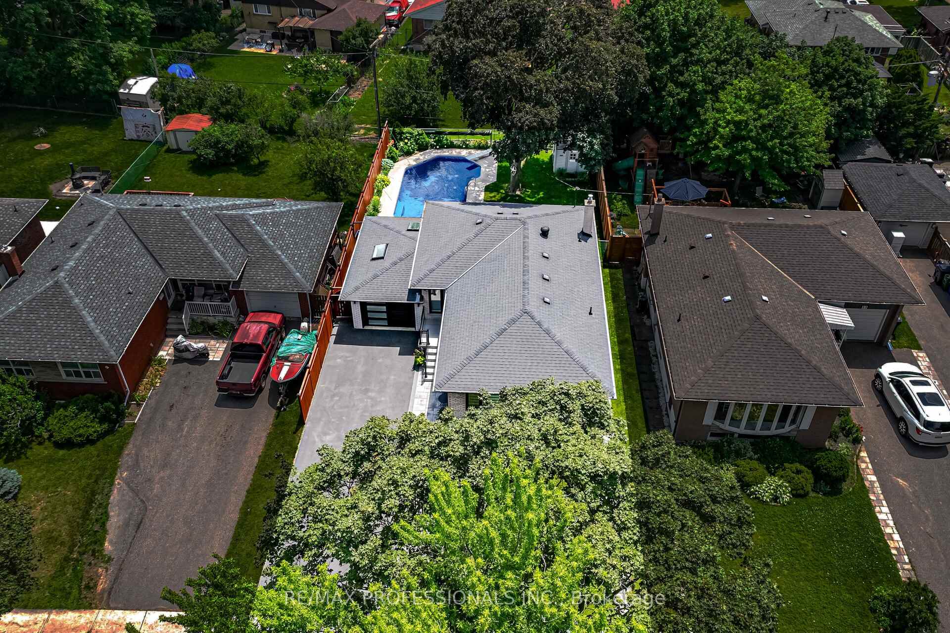 Photo 49 of 9 Tynevale Drive, Etobicoke, Willowridge-Martingrove-Richview — HOMEH