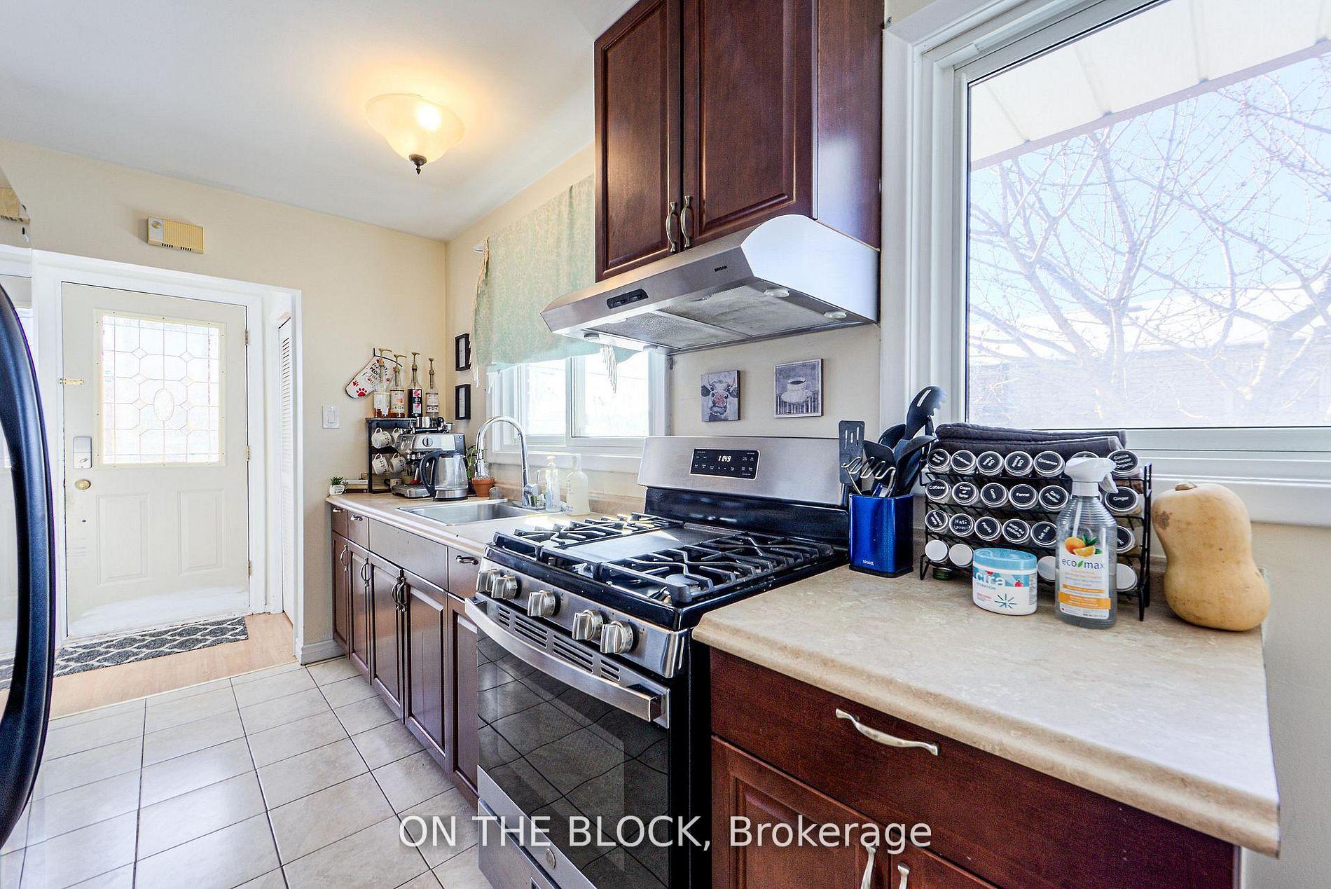 Photo 5 of Unit Upper, 151 Nugent Drive, Hamilton, Kentley — HOMEH