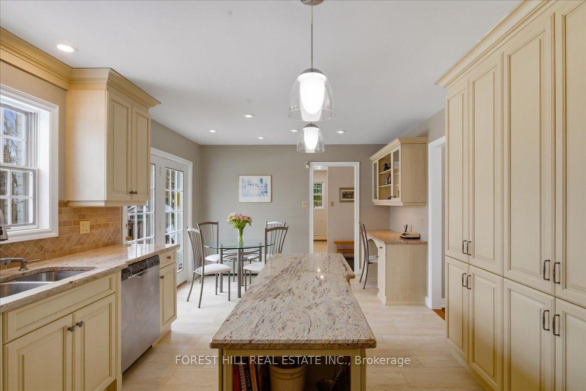 Photo 5 of 1836 Quantz Crescent, Innisfil, Rural Innisfil — HOMEH