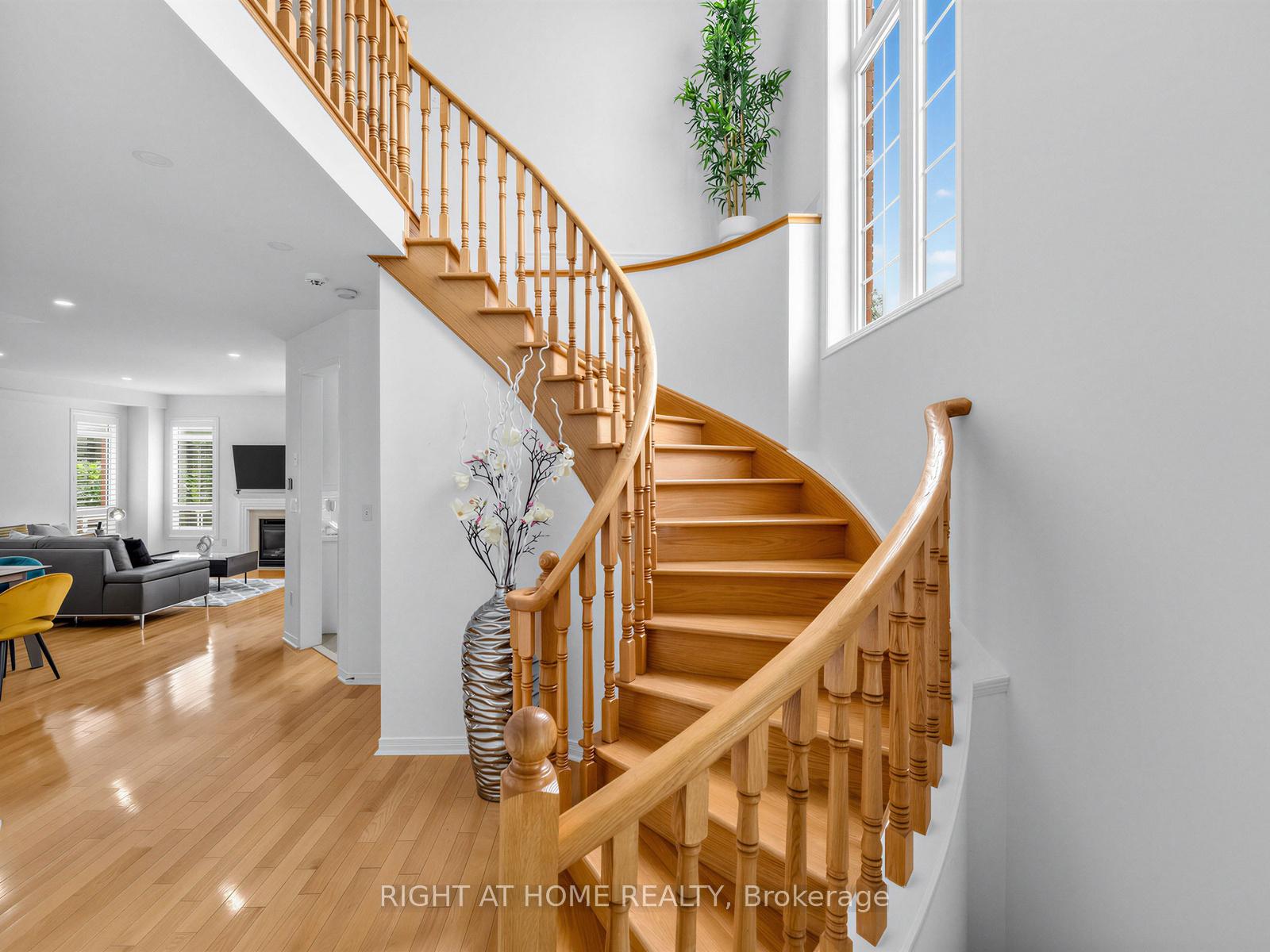 Photo 42 of 2042 Quinte Street, Burlington, Orchard — HOMEH