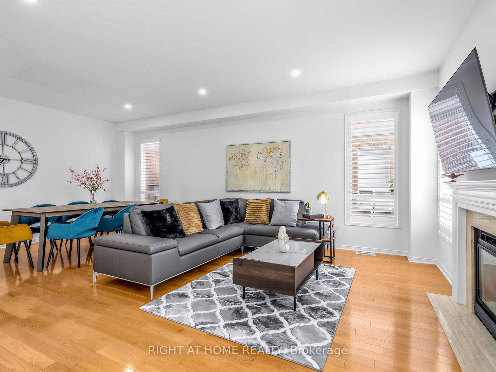 Photo 47 of 2042 Quinte Street, Burlington, Orchard — HOMEH