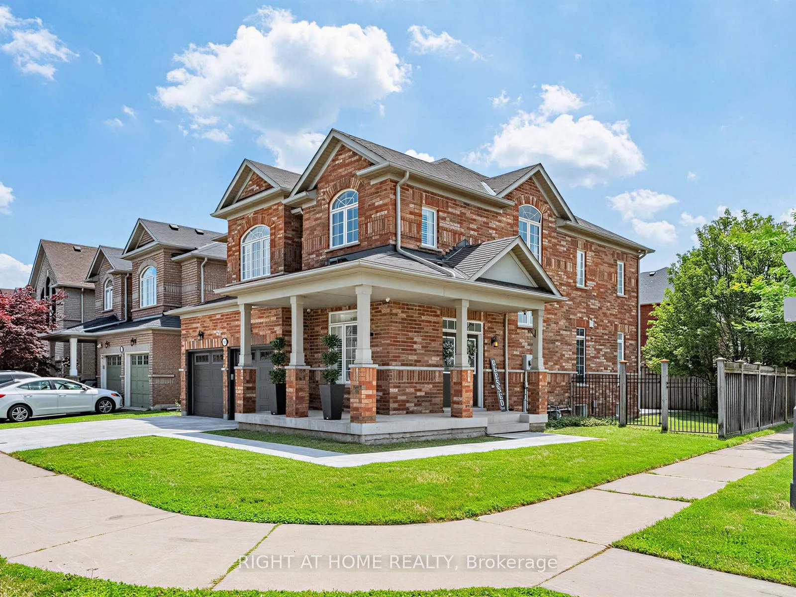 Photo 2 of 2042 Quinte Street, Burlington, Orchard — HOMEH