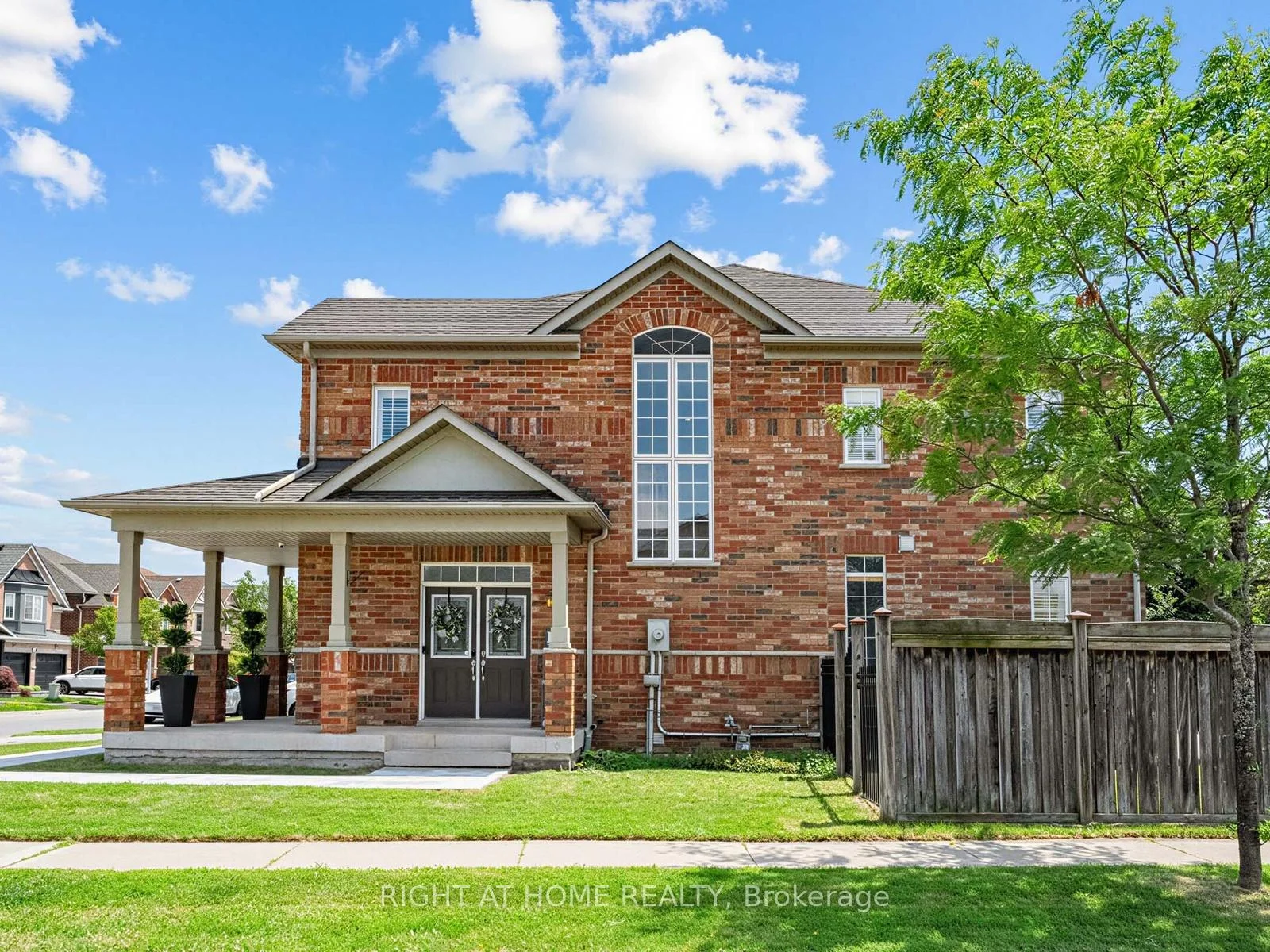 Photo 4 of 2042 Quinte Street, Burlington, Orchard — HOMEH
