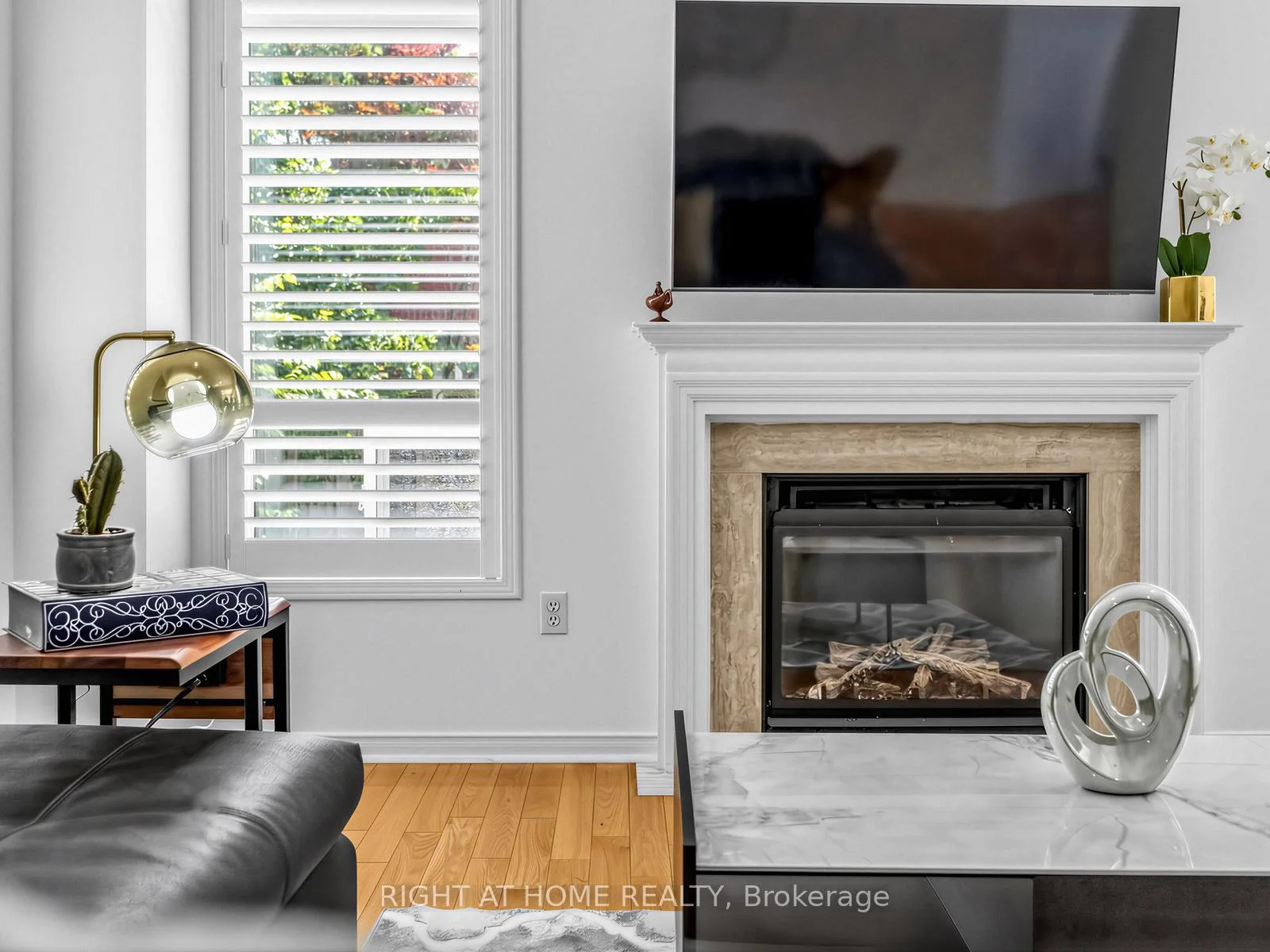 Photo 12 of 2042 Quinte Street, Burlington, Orchard — HOMEH