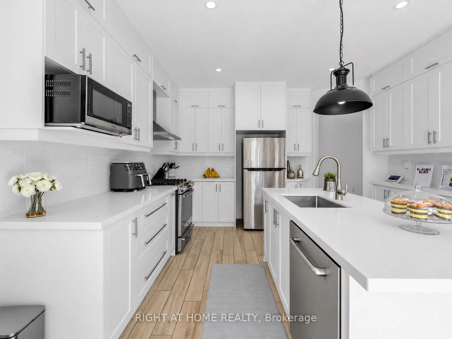 Photo 17 of 2042 Quinte Street, Burlington, Orchard — HOMEH