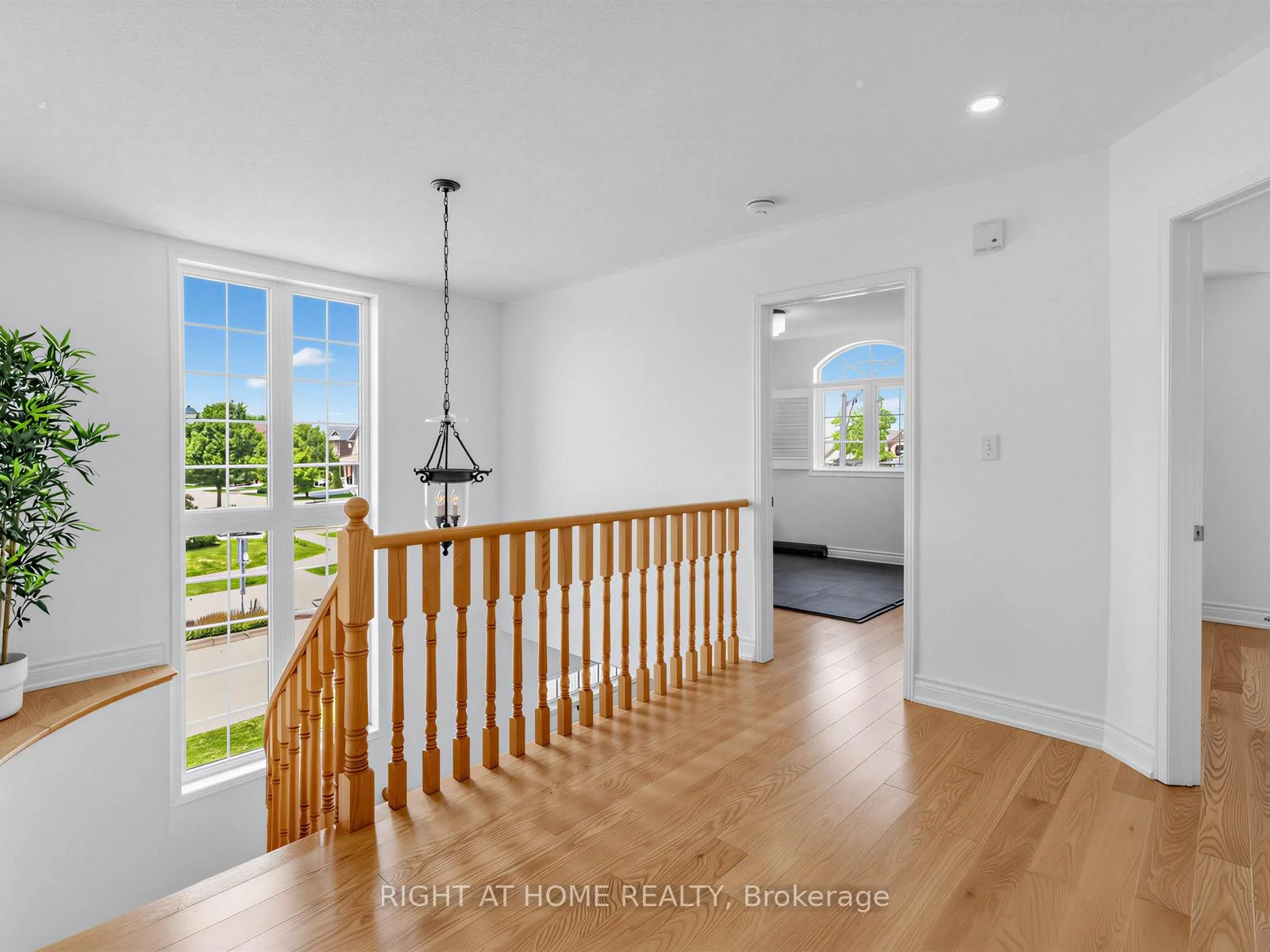 Photo 19 of 2042 Quinte Street, Burlington, Orchard — HOMEH