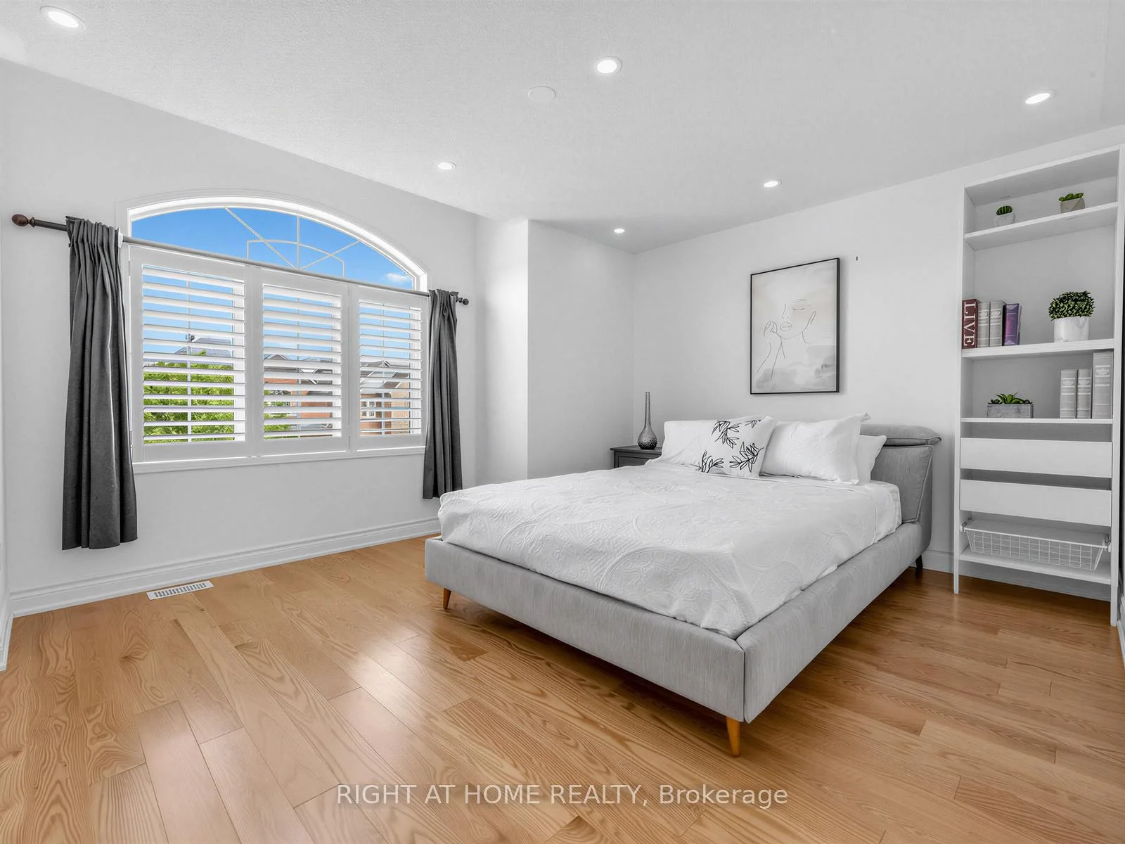 Photo 24 of 2042 Quinte Street, Burlington, Orchard — HOMEH
