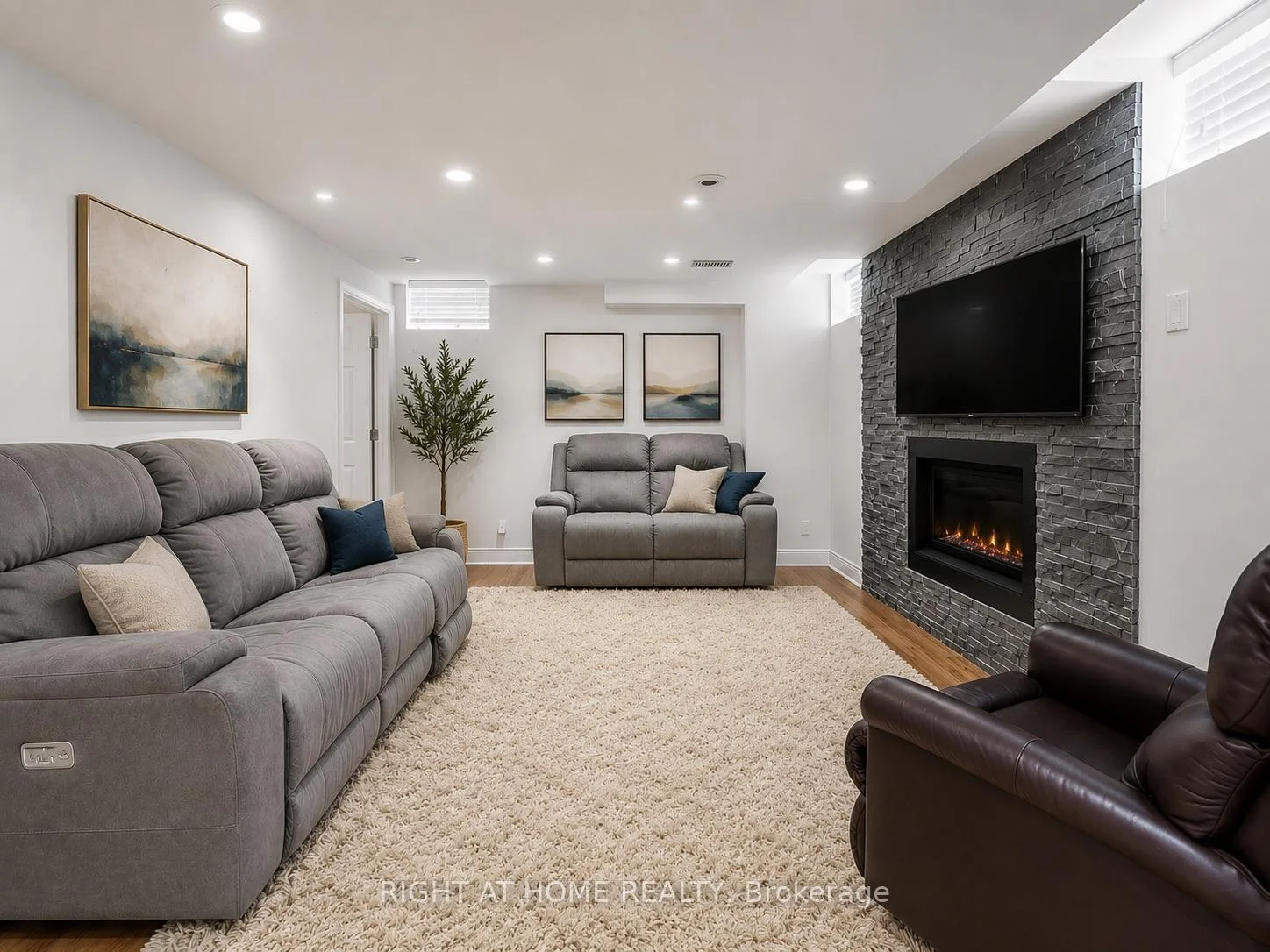 Photo 30 of 2042 Quinte Street, Burlington, Orchard — HOMEH