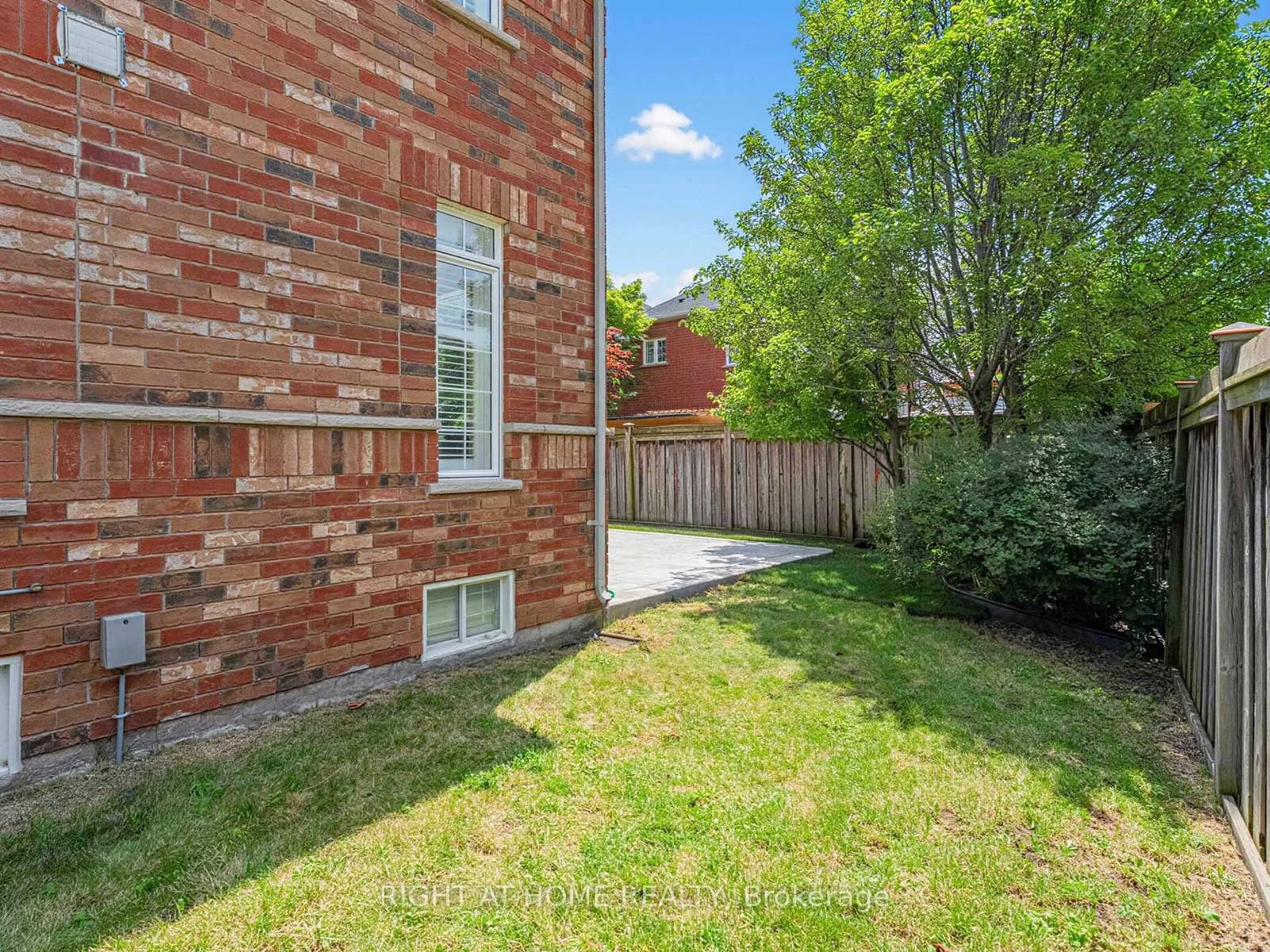 Photo 34 of 2042 Quinte Street, Burlington, Orchard — HOMEH
