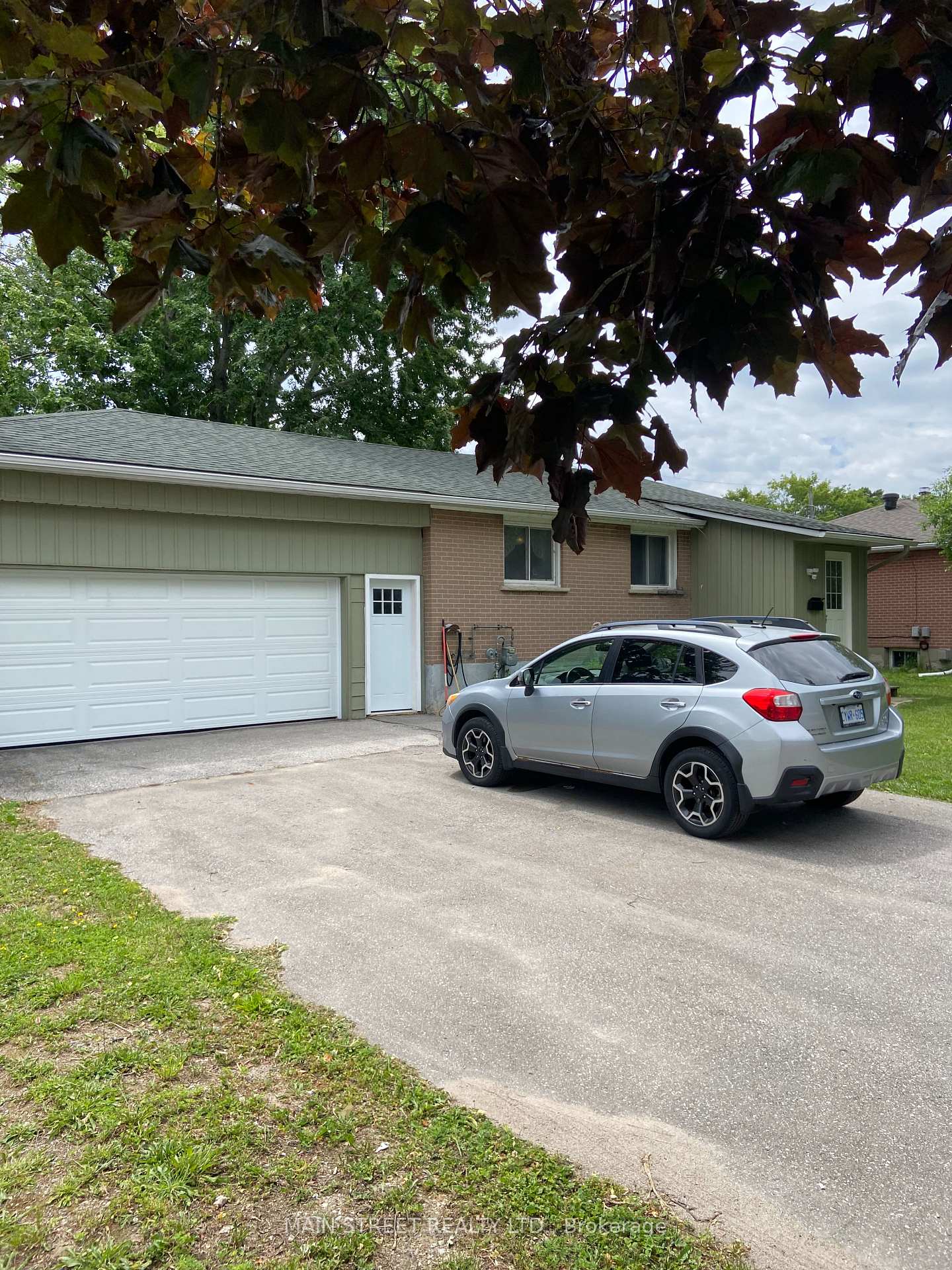 Photo 2 of 329 James Street E, Orillia — HOMEH