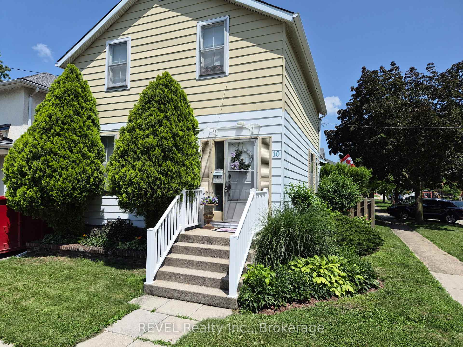 Photo 1 of 10 Wiley Street, St. Catharines, Downtown — HOMEH