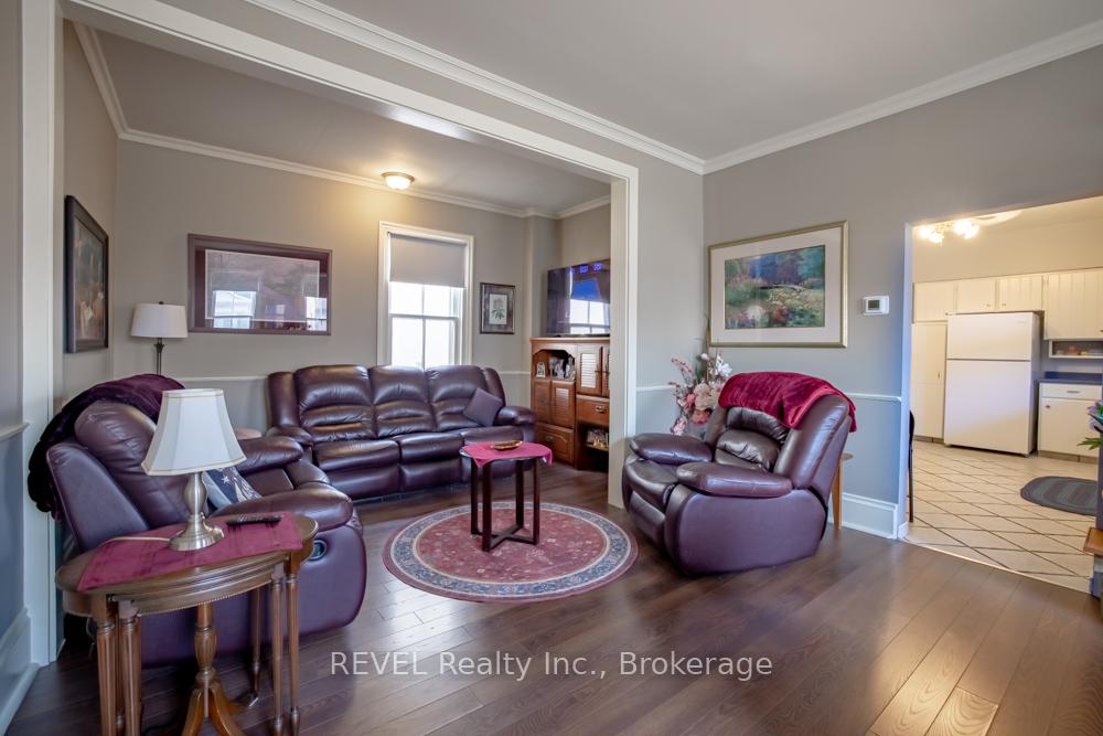 Photo 8 of 10 Wiley Street, St. Catharines, Downtown — HOMEH