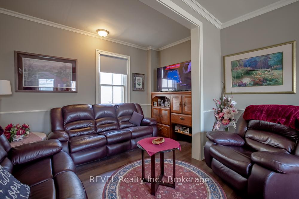 Photo 9 of 10 Wiley Street, St. Catharines, Downtown — HOMEH