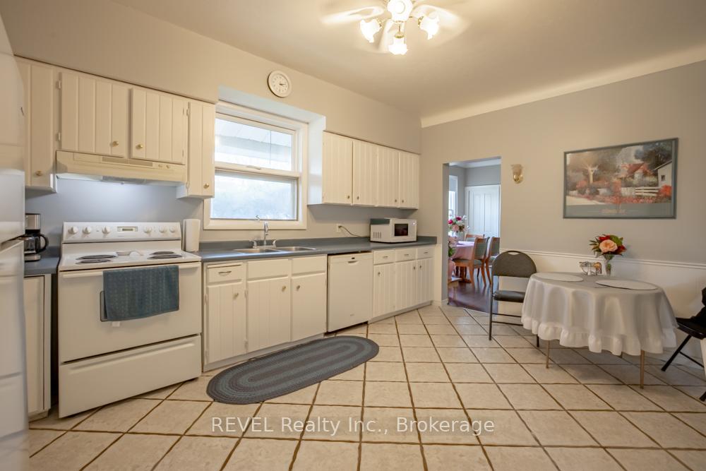 Photo 11 of 10 Wiley Street, St. Catharines, Downtown — HOMEH