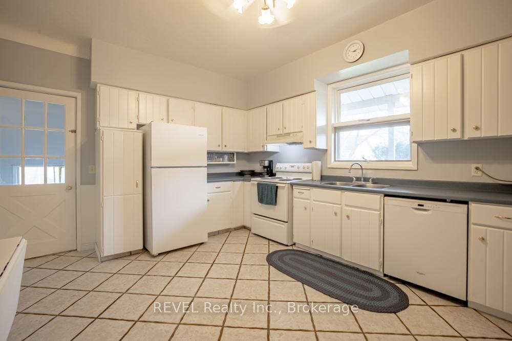 Photo 13 of 10 Wiley Street, St. Catharines, Downtown — HOMEH