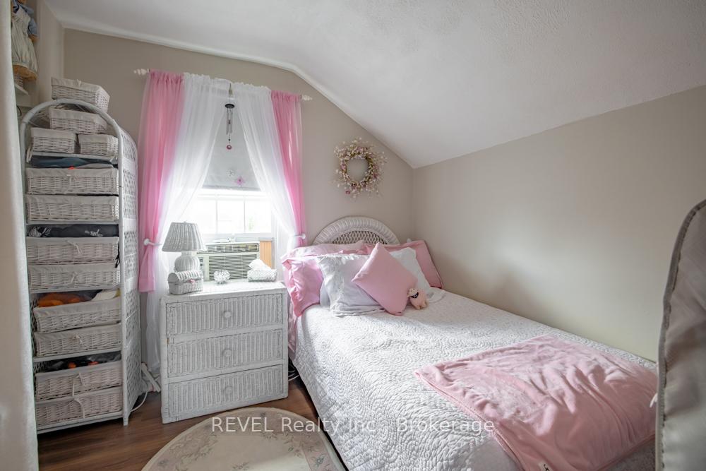 Photo 15 of 10 Wiley Street, St. Catharines, Downtown — HOMEH