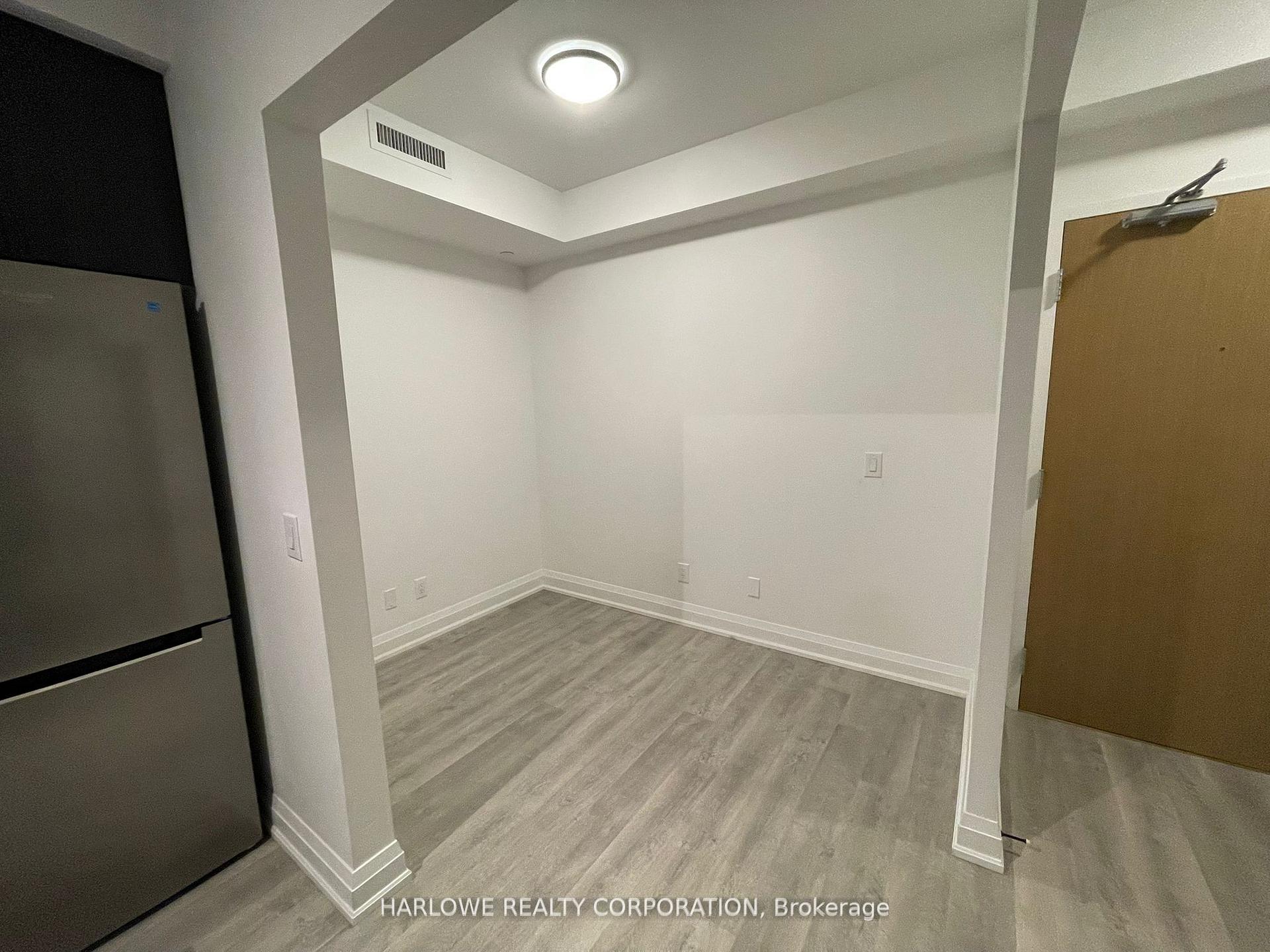 Photo 5 of Unit 906, 2369 Danforth Avenue, Toronto, East End-Danforth — HOMEH