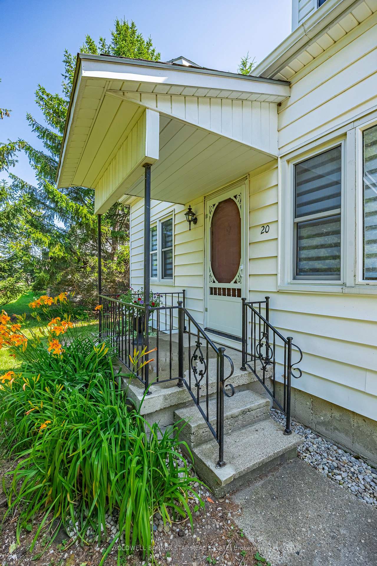 Photo 2 of 20 Gill Road, Lambton Shores, Grand Bend — HOMEH