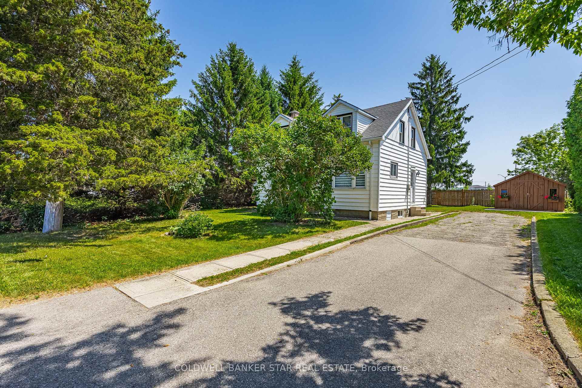 Photo 3 of 20 Gill Road, Lambton Shores, Grand Bend — HOMEH
