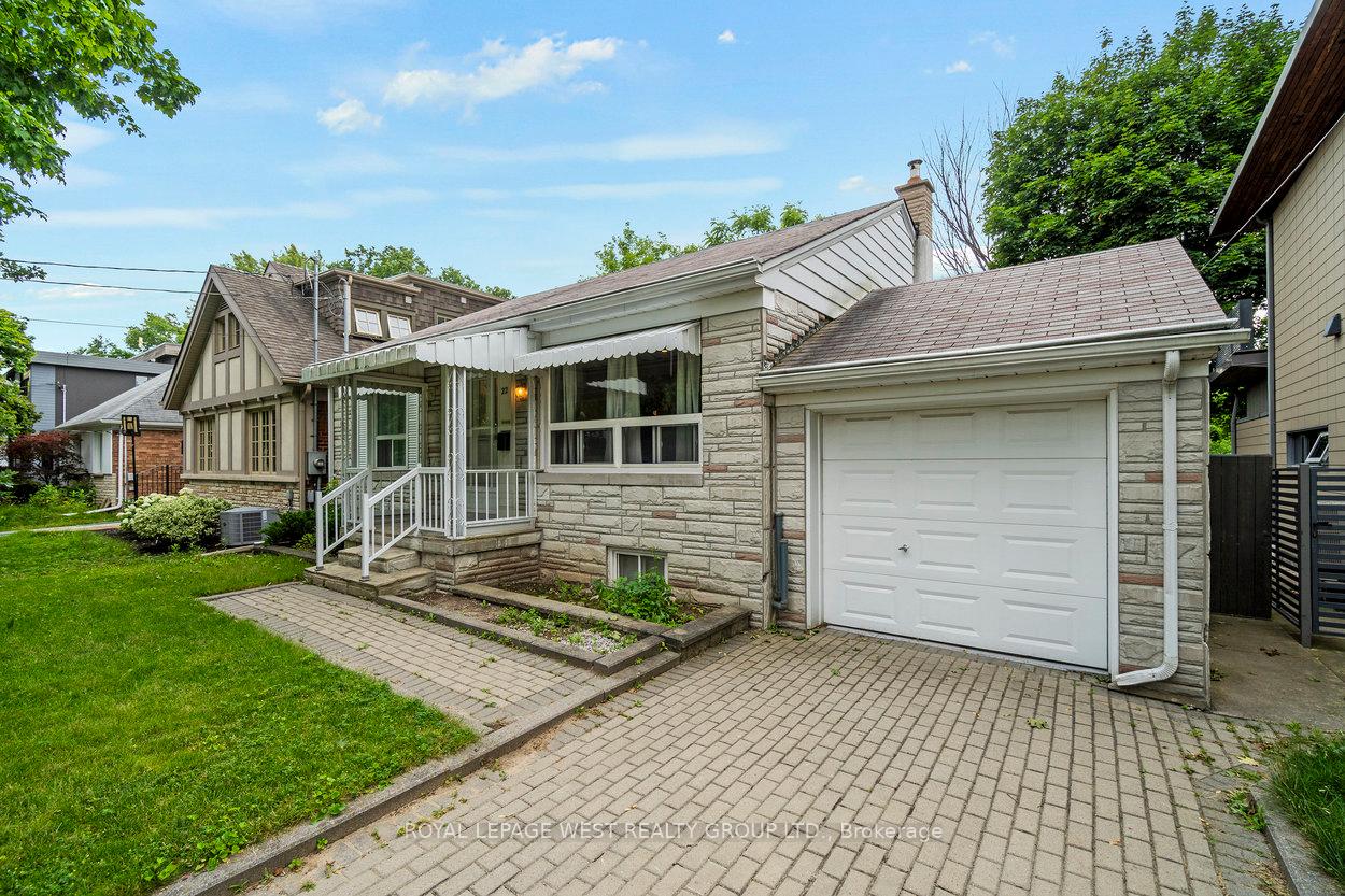Photo 2 of 22 Beaucourt Road, Etobicoke, Stonegate-Queensway — HOMEH