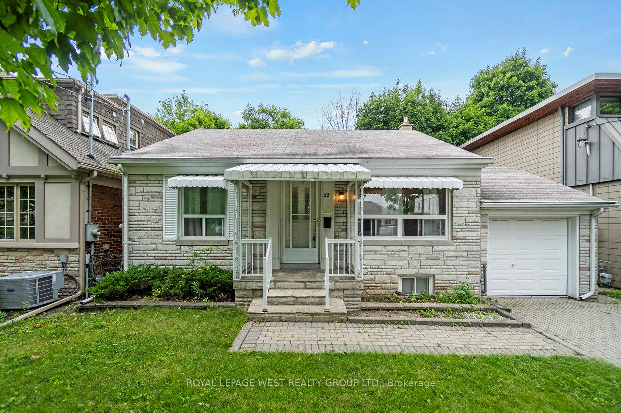Photo 4 of 22 Beaucourt Road, Etobicoke, Stonegate-Queensway — HOMEH