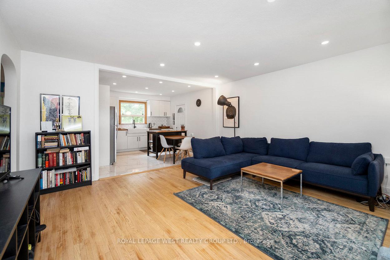 Photo 14 of 22 Beaucourt Road, Etobicoke, Stonegate-Queensway — HOMEH