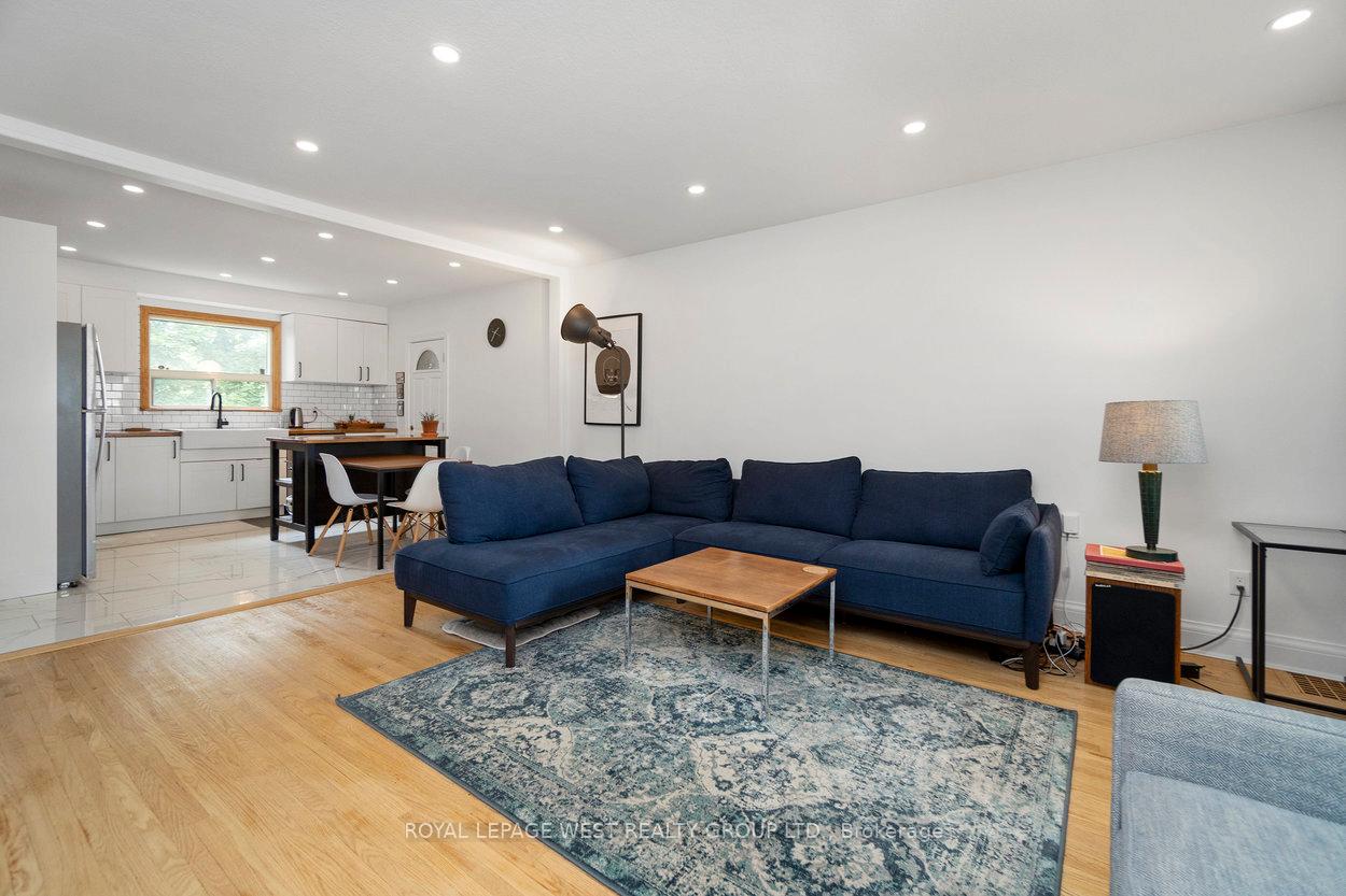 Photo 16 of 22 Beaucourt Road, Etobicoke, Stonegate-Queensway — HOMEH