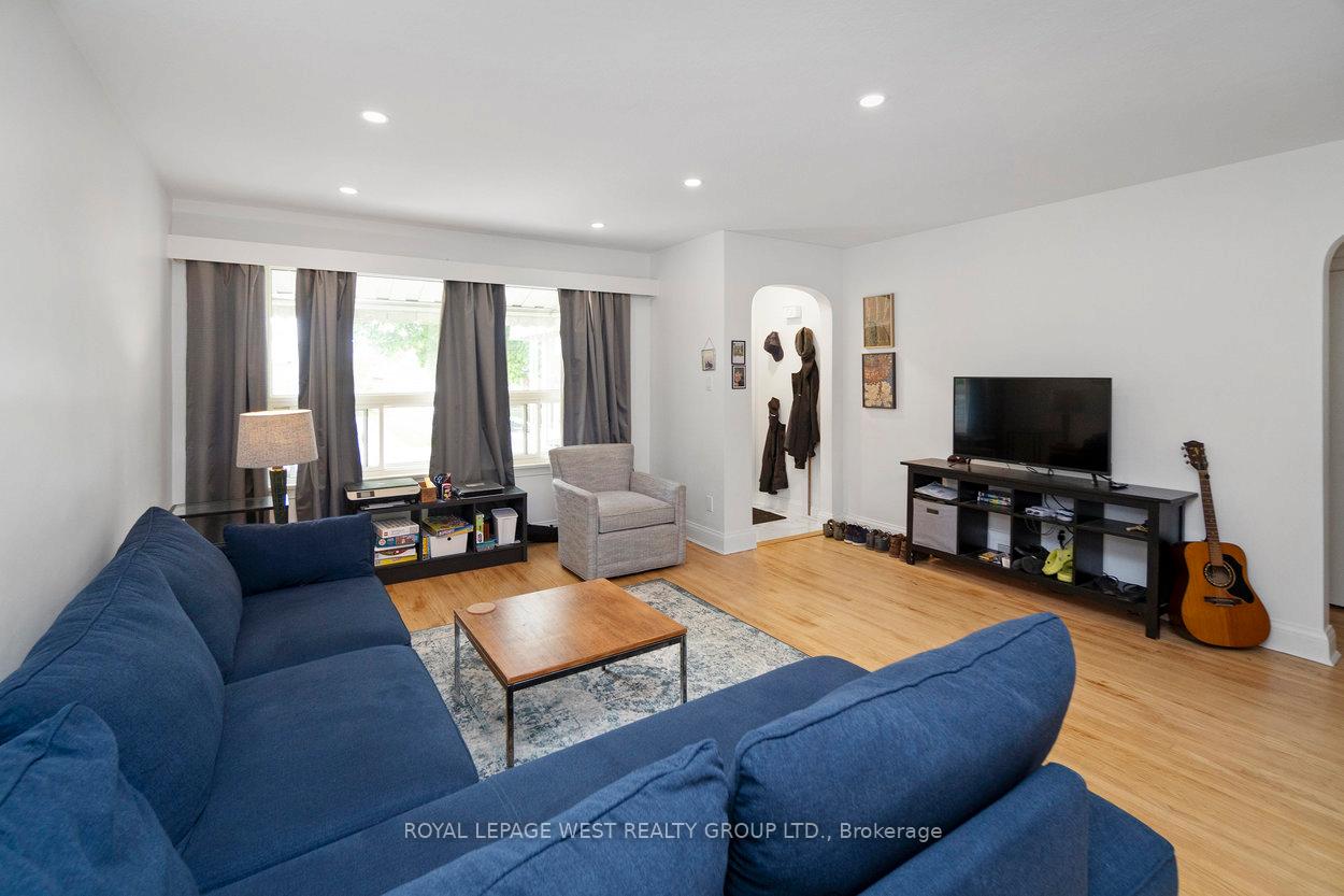 Photo 18 of 22 Beaucourt Road, Etobicoke, Stonegate-Queensway — HOMEH