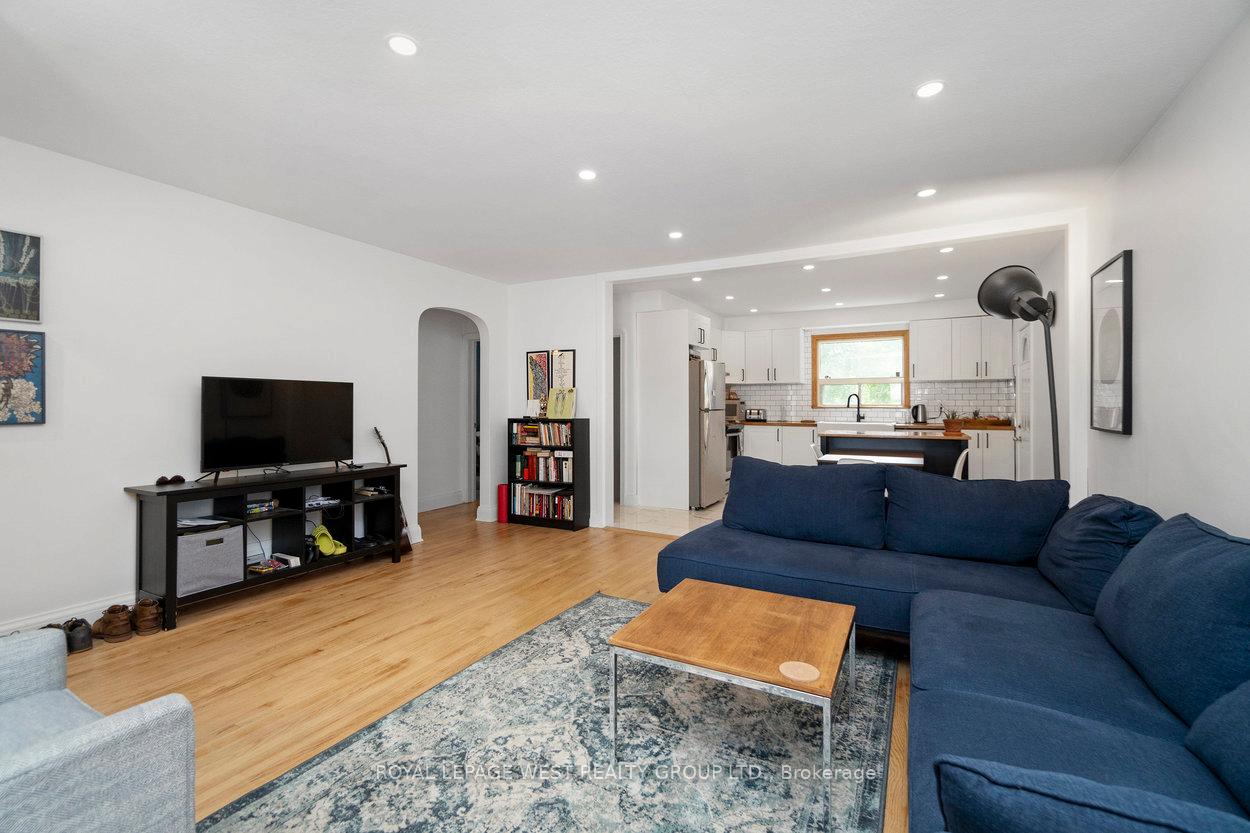 Photo 19 of 22 Beaucourt Road, Etobicoke, Stonegate-Queensway — HOMEH