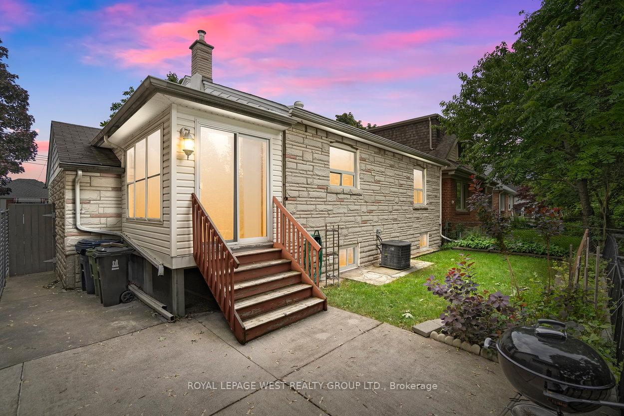 Photo 27 of 22 Beaucourt Road, Etobicoke, Stonegate-Queensway — HOMEH