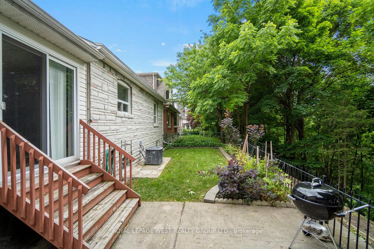 Photo 29 of 22 Beaucourt Road, Etobicoke, Stonegate-Queensway — HOMEH