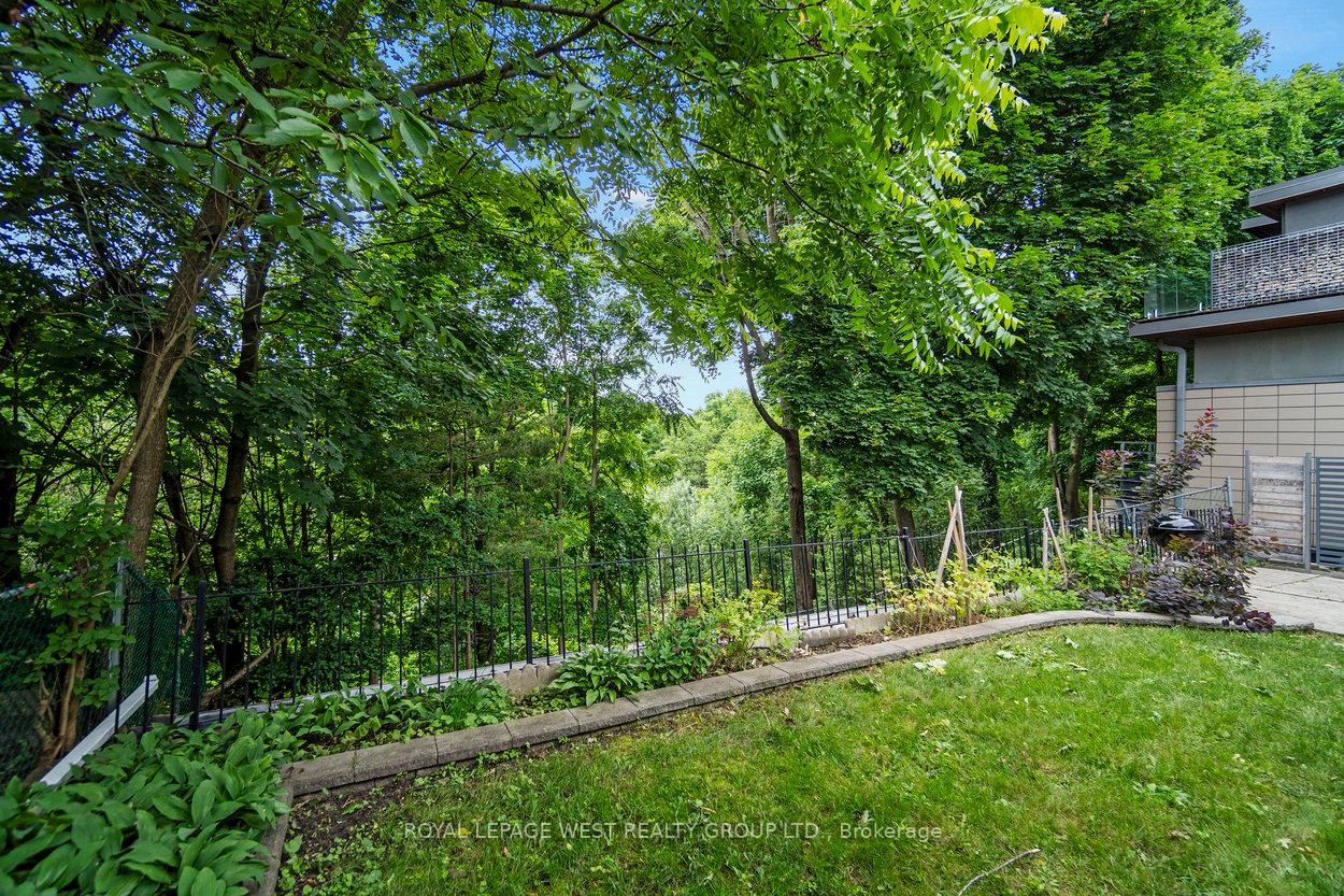 Photo 35 of 22 Beaucourt Road, Etobicoke, Stonegate-Queensway — HOMEH