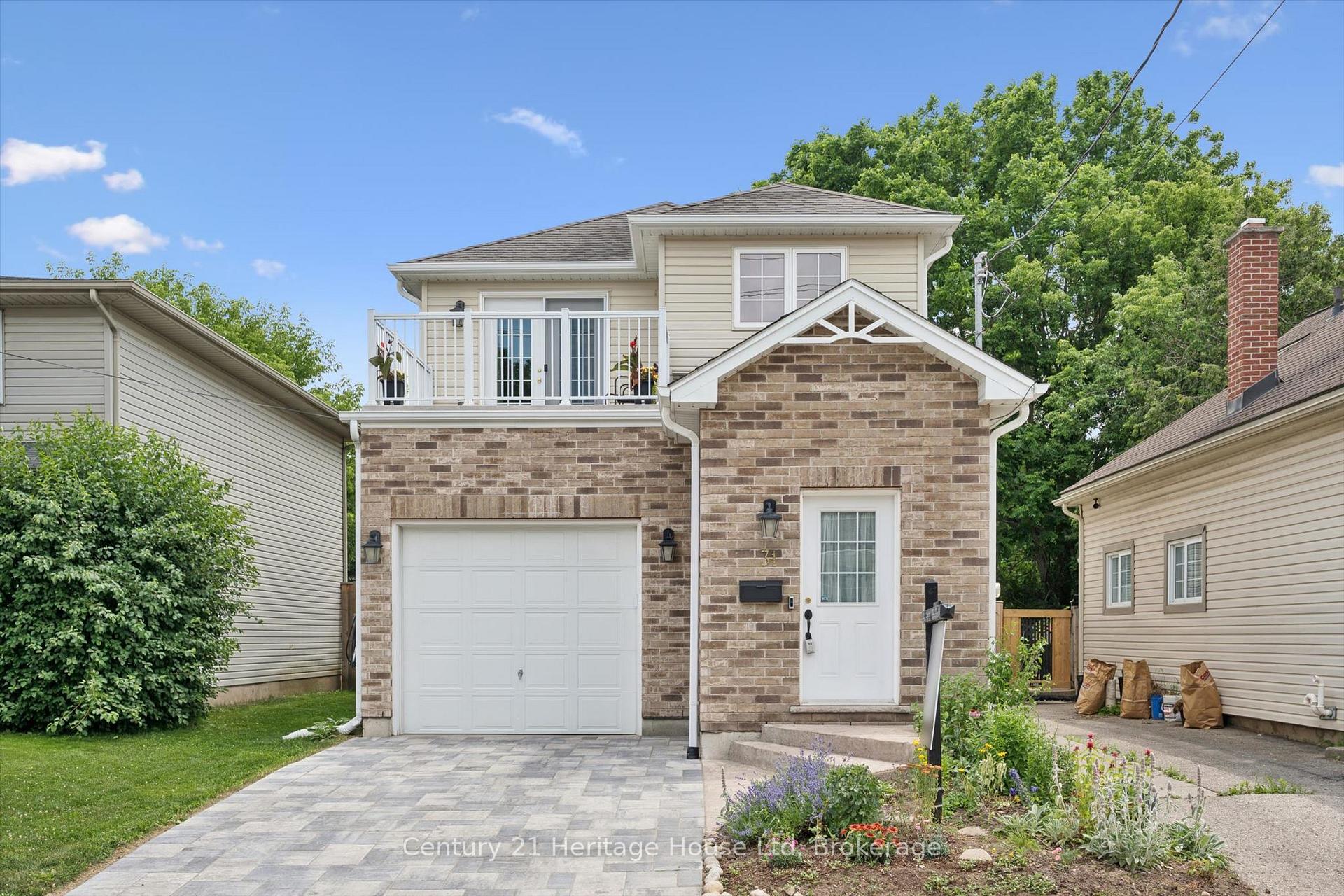 Photo 1 of 31 Alice Street, Guelph, St. Patrick's Ward — HOMEH