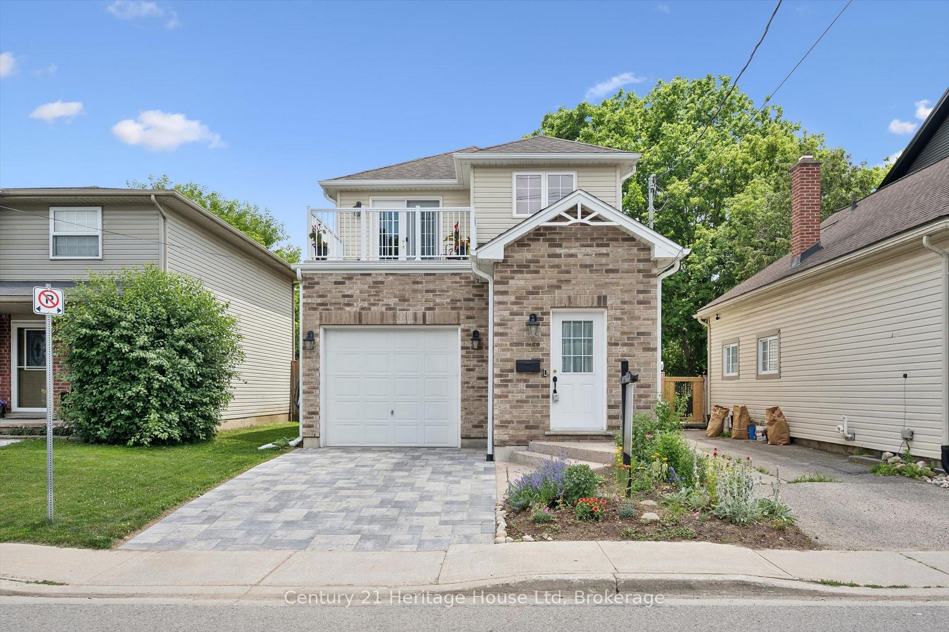 Photo 2 of 31 Alice Street, Guelph, St. Patrick's Ward — HOMEH