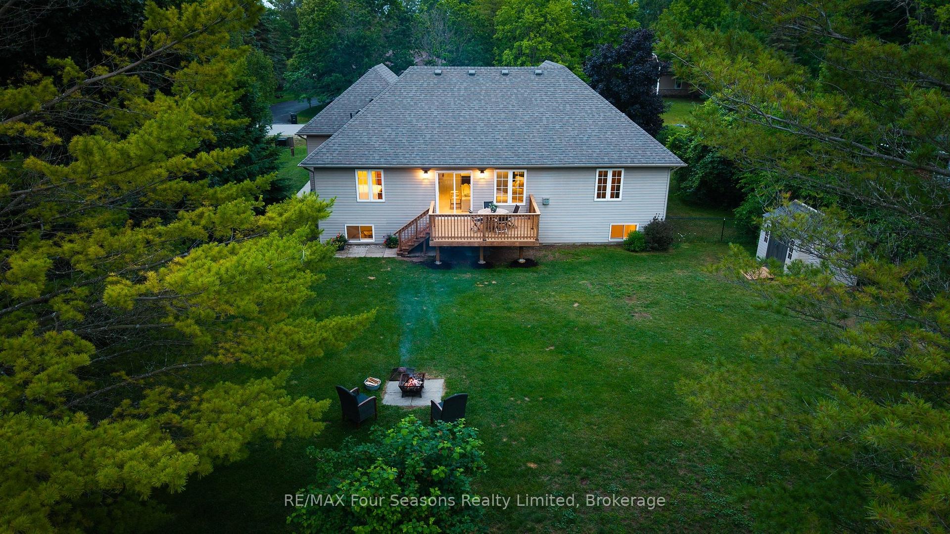 Photo 2 of 25 Kelley Crescent, Wasaga Beach — HOMEH