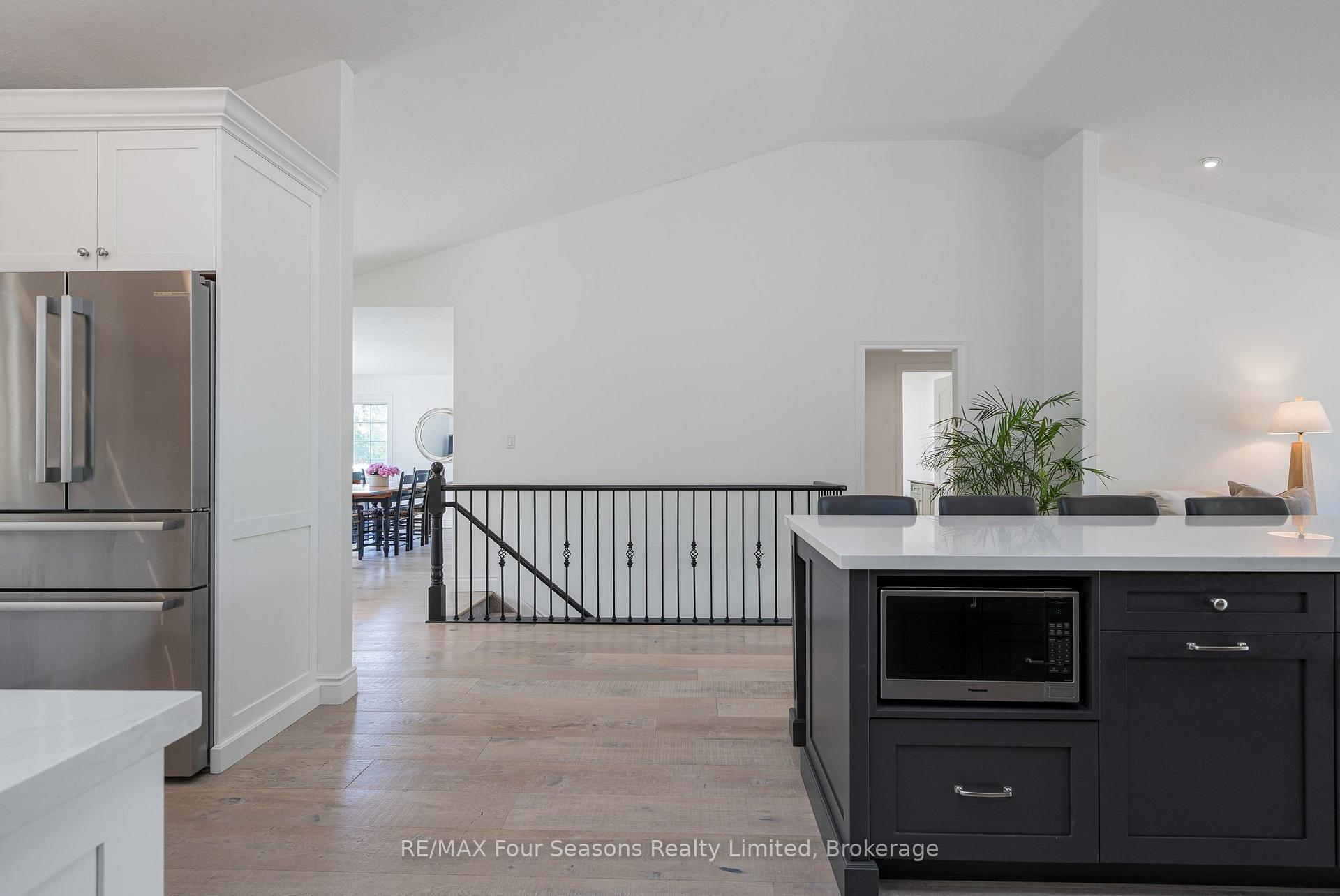 Photo 11 of 25 Kelley Crescent, Wasaga Beach — HOMEH