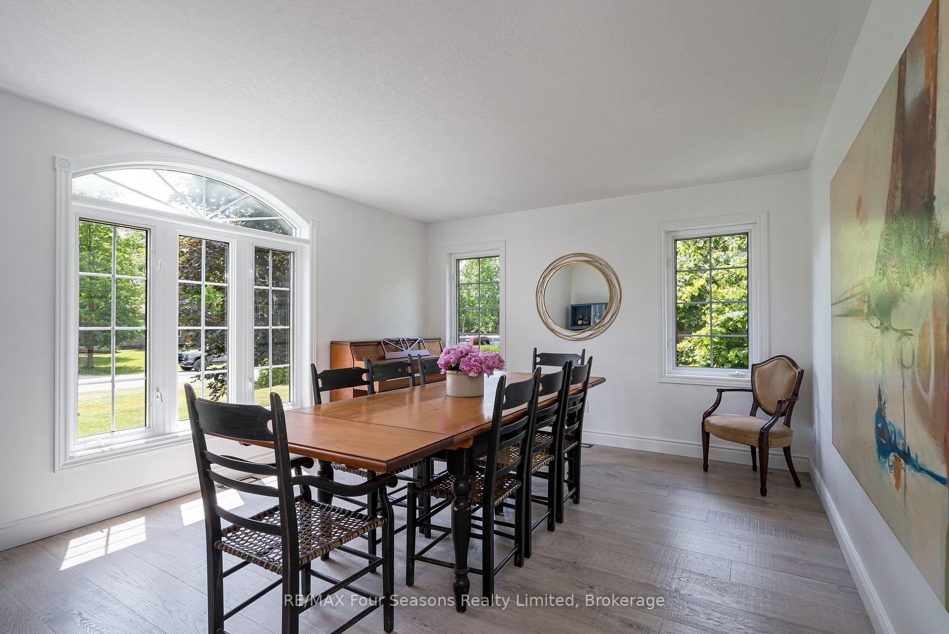 Photo 12 of 25 Kelley Crescent, Wasaga Beach — HOMEH